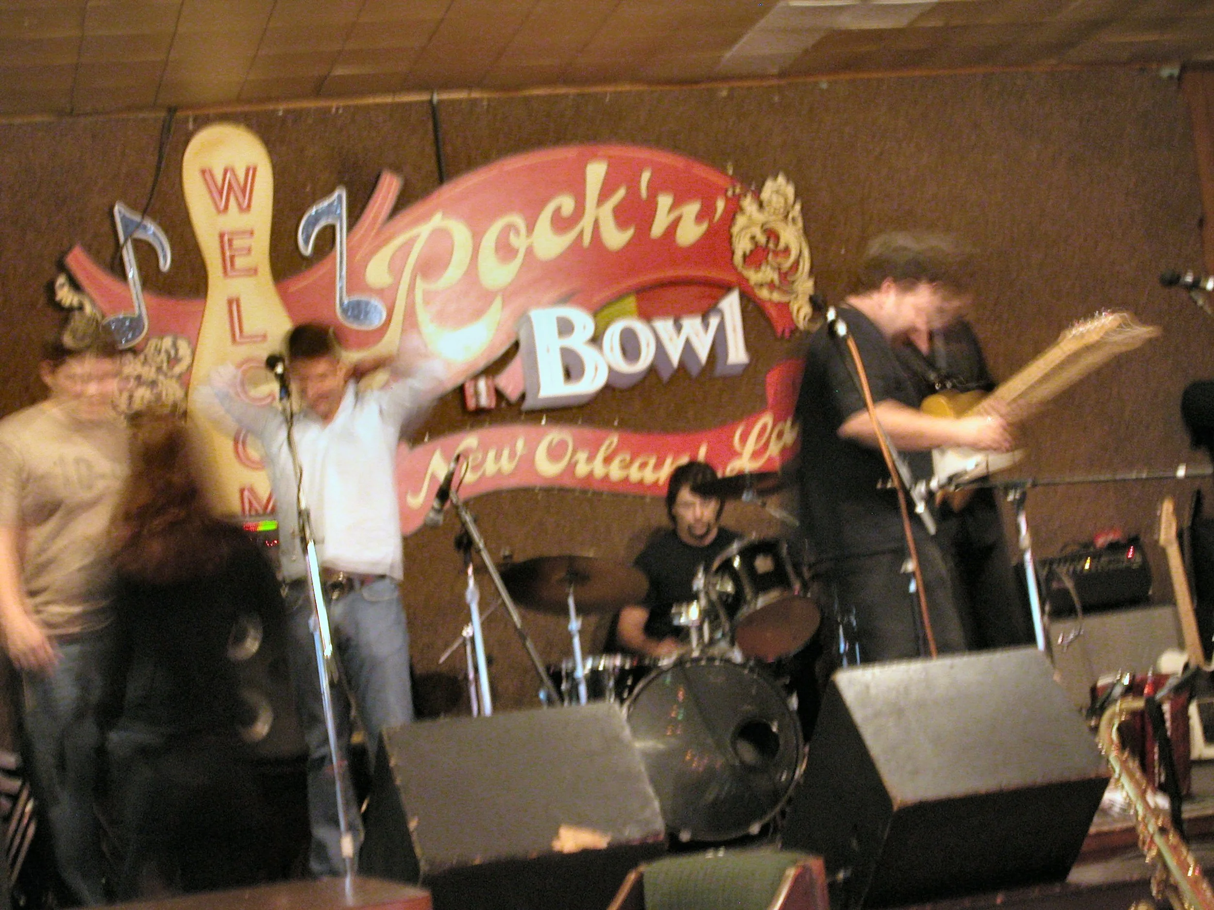 Palooza04Day2RockNBowl1.JPG