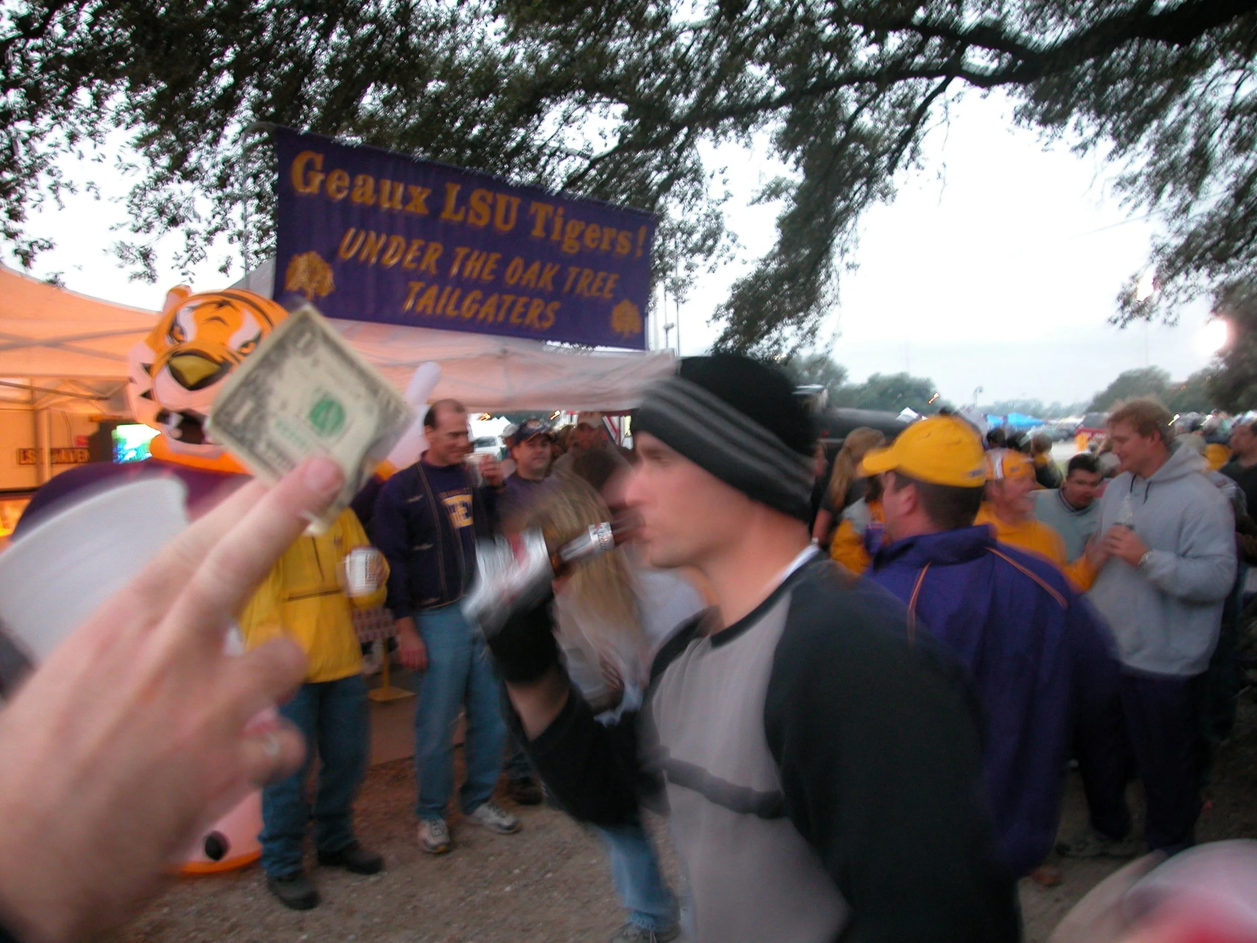 Palooza04Day4LSUTailgate17.JPG