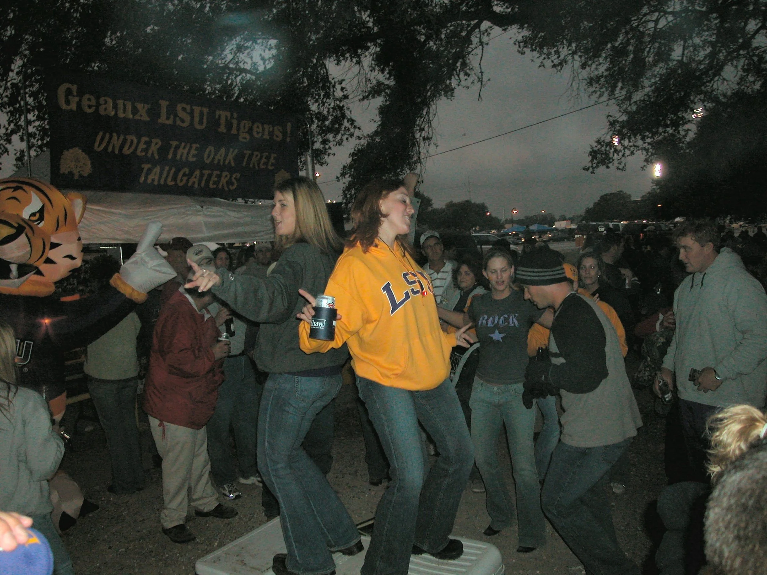 Palooza04Day4LSUTailgate19.jpg