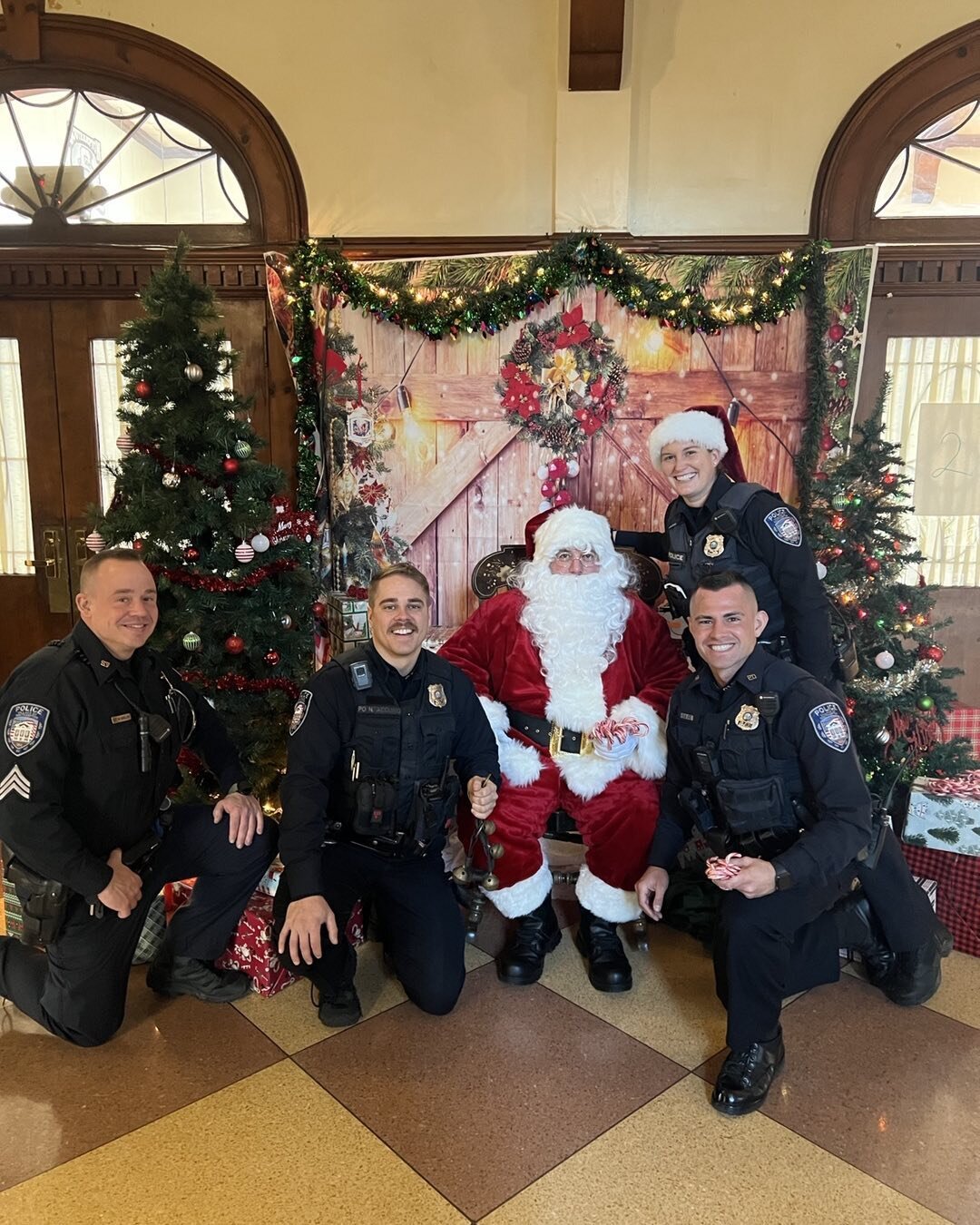 Members of the Southampton Village PBA brought Santa to school to spread some holiday cheer! Santa visited the Southampton Children&rsquo;s School, Our Lady of the Hamptons and Southampton Elementary to hand out candy canes to students. Thank you to 