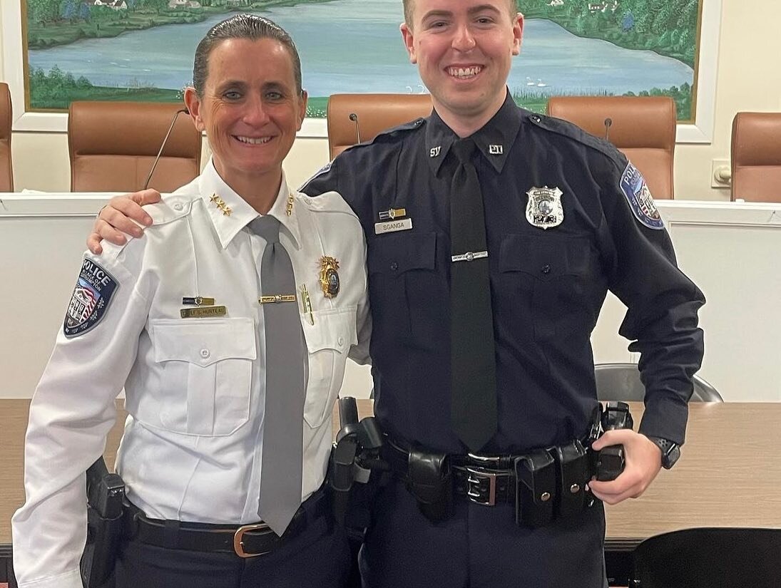 Congratulations to Officer John Sganga for being sworn in as a full time Police Officer with the Southampton Village Police Department! 👮&zwj;♀️ @southamptonvillagepolice