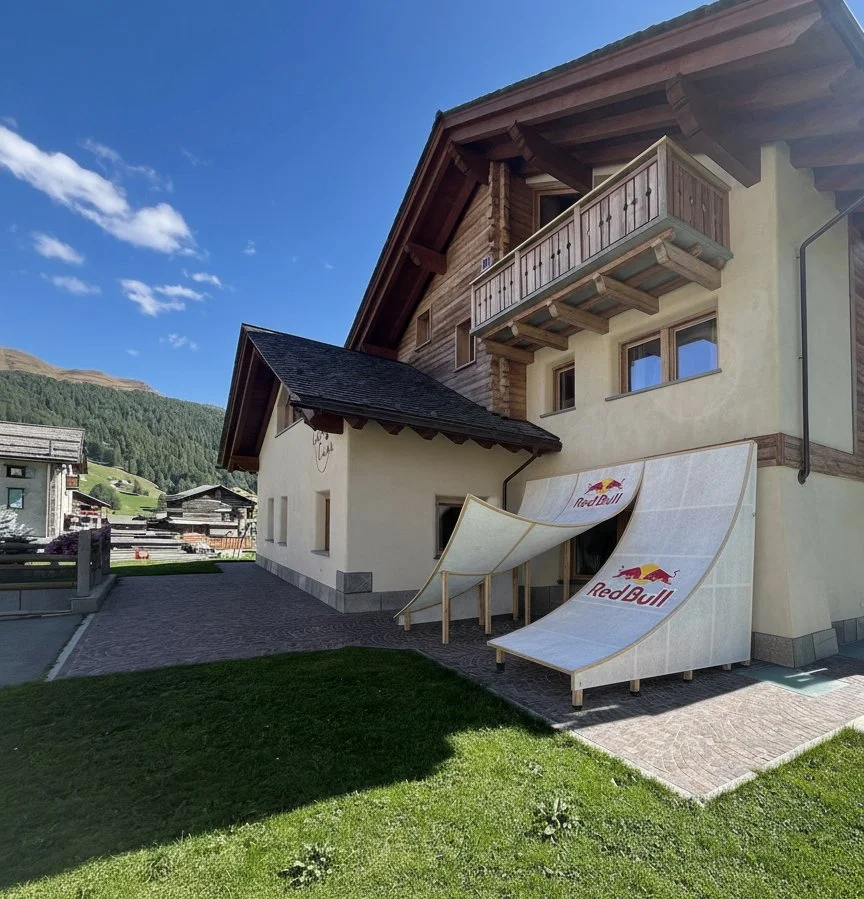 ENTRANCE DAYLIGHT.jpg