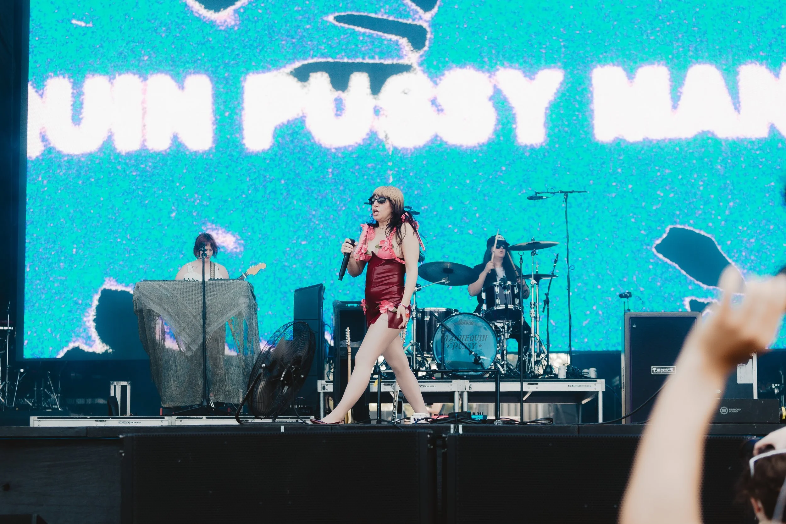 MANNEQUIN PUSSY