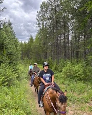 Summer trail rides book with #cariboucreekfarms  see wildlife, explore farragut state park, and enjoy the tranquility of north idaho. Stop and now on your travels through and enjoy building memories #bbqlife #aquietplace #thebear #camplife #nationalp