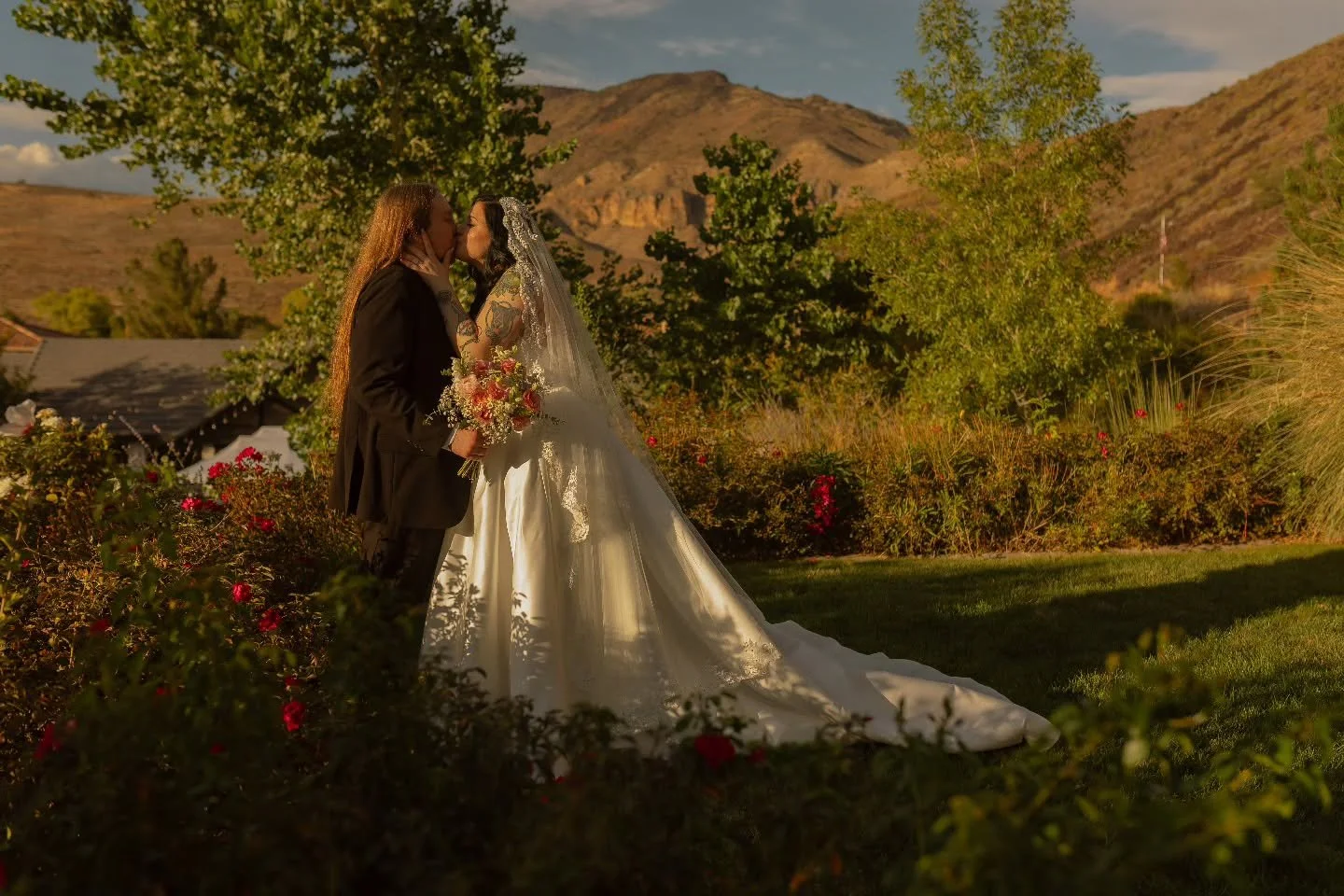 I miss this day with these two 🥹💛

#cedarrapidsweddingphotographer
#iowaweddingphotographer
#weddingdaymagic #intimatewedding #lovestory