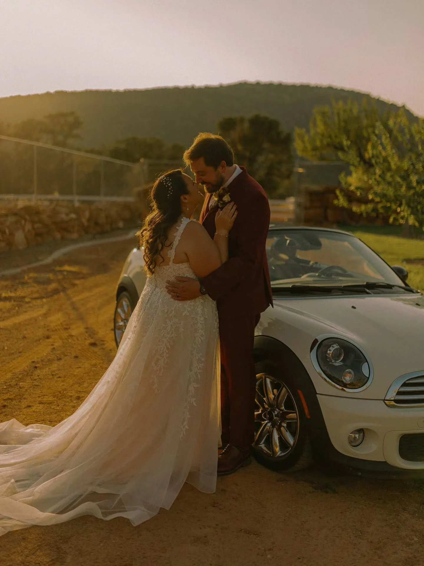 Let&rsquo;s talk travel fees ✨

Because they've been coming up a lot, and I promise they&rsquo;re not random or your vendors being dramatic lol!!

If your wedding is, say, 3 hours away and my full day collection, here&rsquo;s what that actually looks