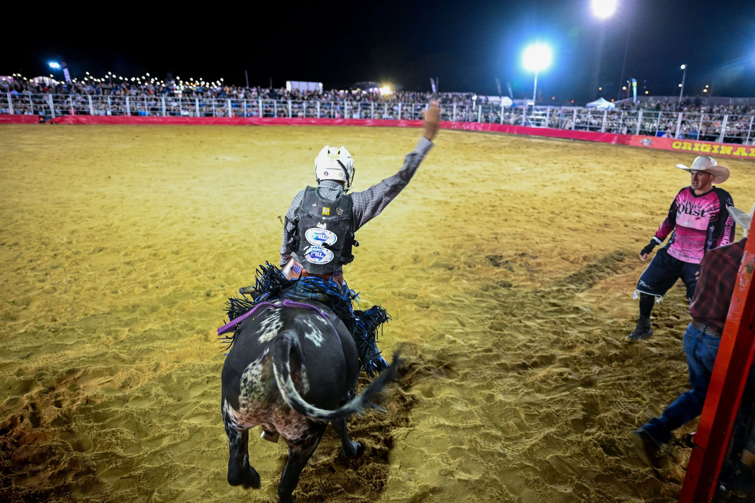 aus-bull-riding-rodeo-039.jpg