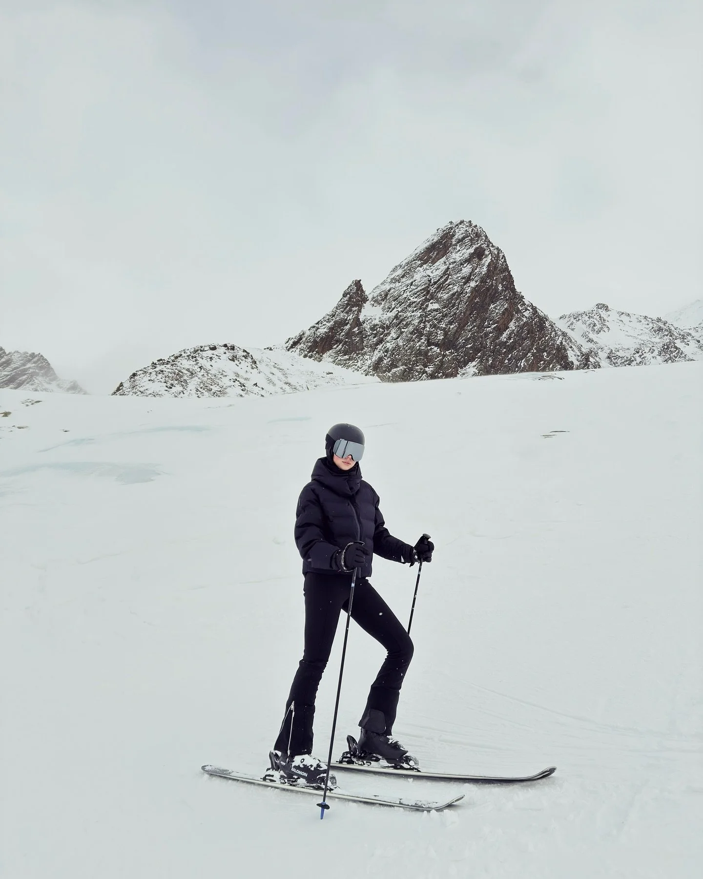 Ski season has started! 🏔️🎿
LG, eure Schneehasen :) @estelle.sander und @lariswahlers