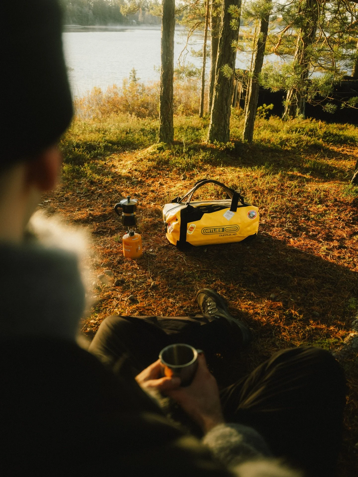 Out and about with the @ortlieb_waterproof Duffle 40L.
The perfect companion for any environment and situation.
With its rugged materials and TIZIP zipper, it keeps all your essentials safe and dry - even your coffee. ☕️💛