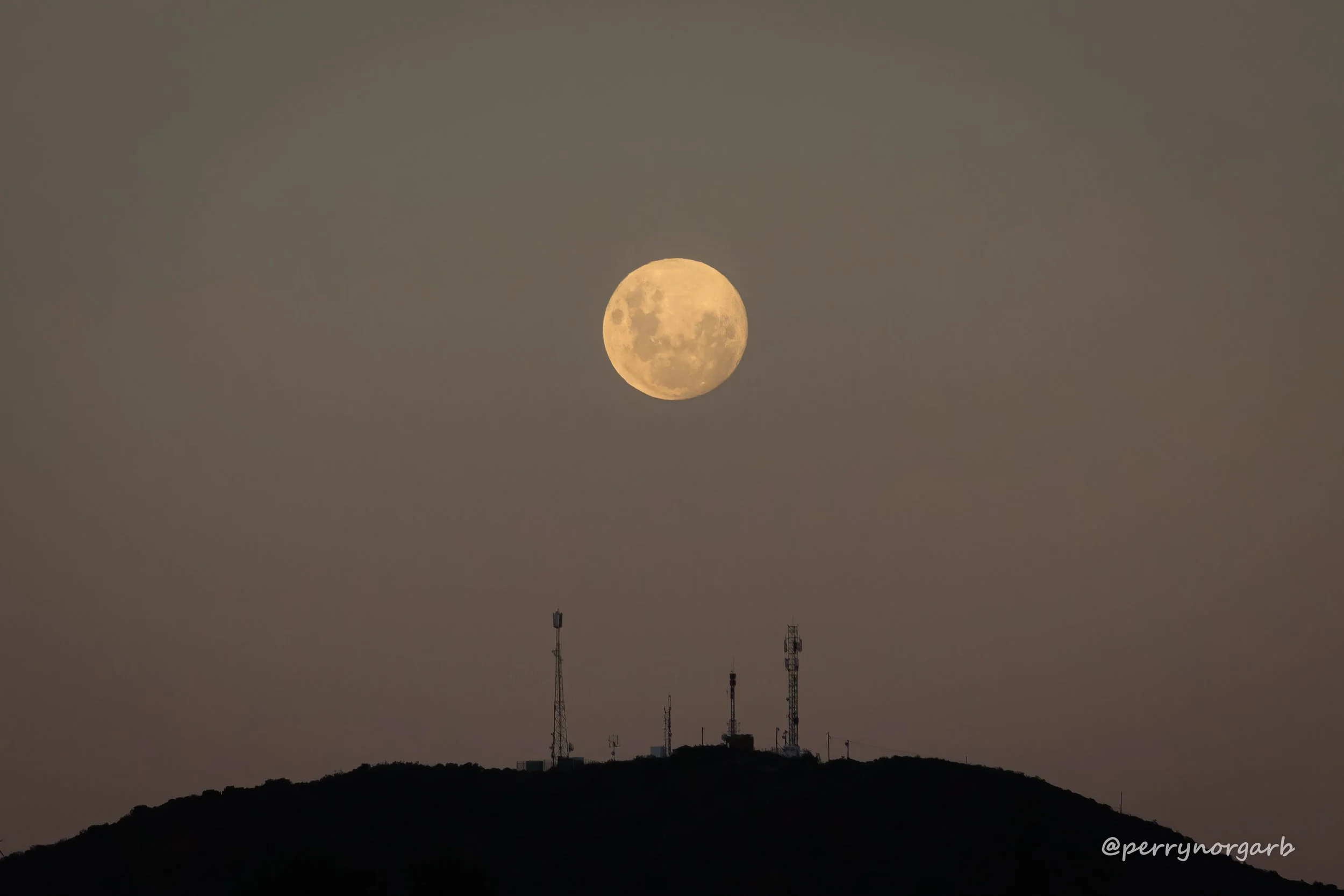 A Full Moon in Montagu