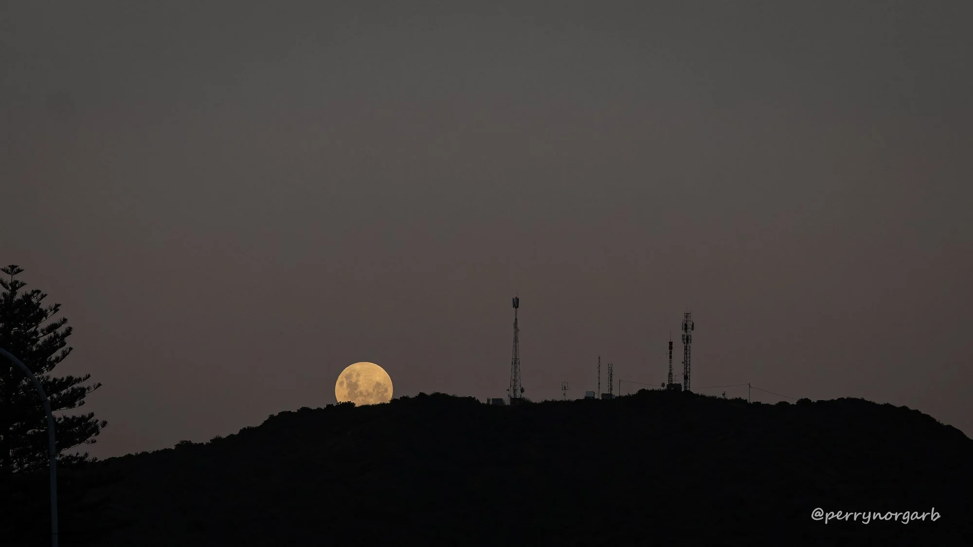 Another Full Moon in Montagu