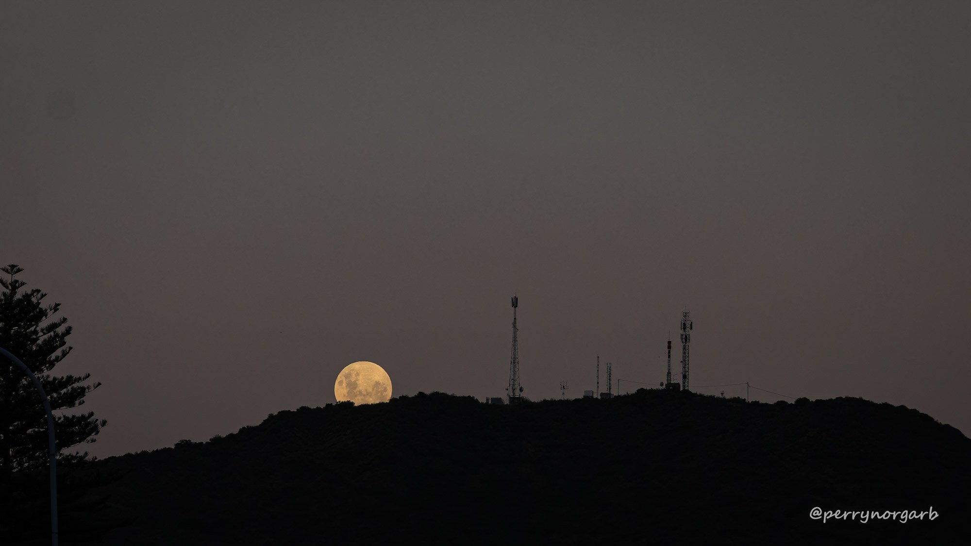 Another Full Moon in Montagu