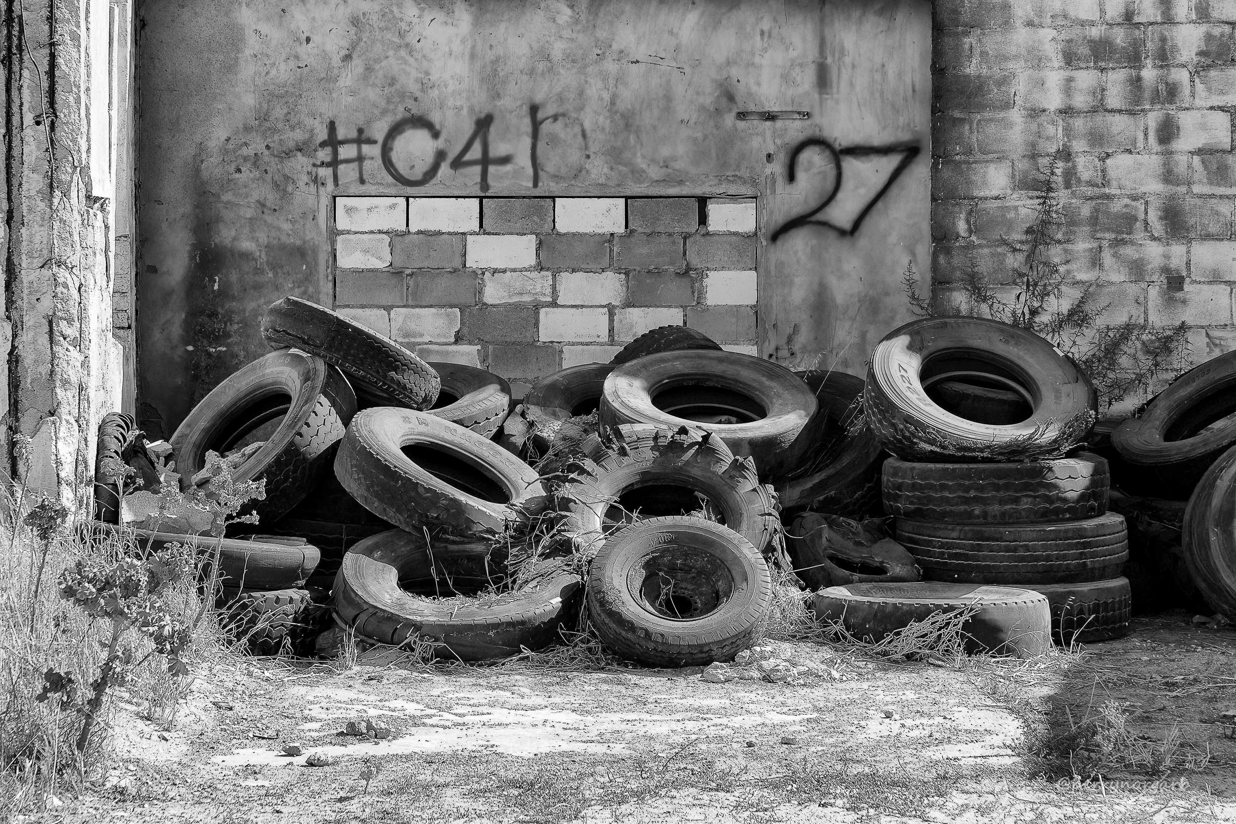 20250119 IMG_9350 2x3, BW, bside, odd, tyres.jpg