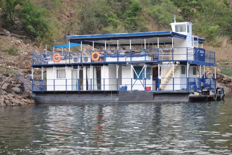 Tantalika-Kariba-Houseboat-Exterior-01.webp