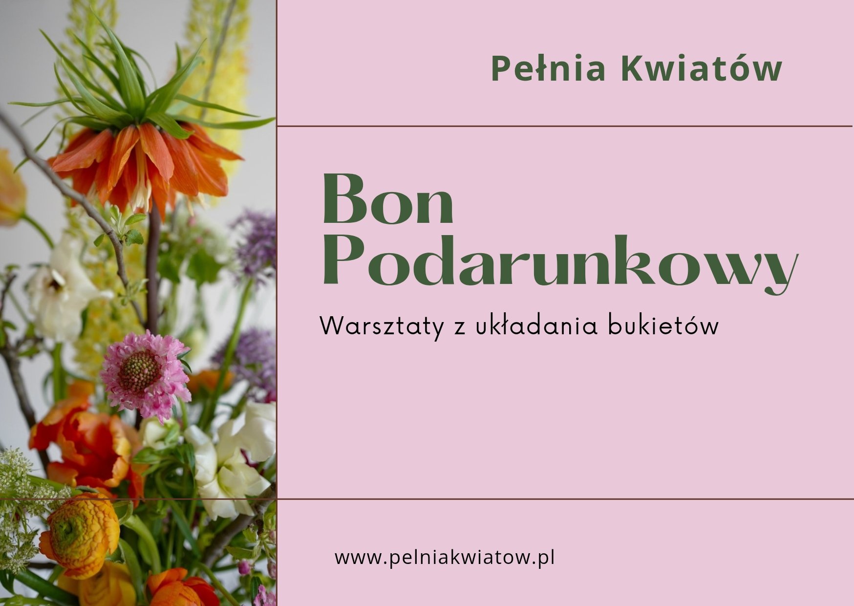 Voucher warsztatów z układania kwiatów przedstawia kolorową kompozycję z różnych kwiatów po lewej stronie oraz różowo-zielony tekst na różowym tle po prawej stronie. Na dole znajduje się link do strony internetowej.