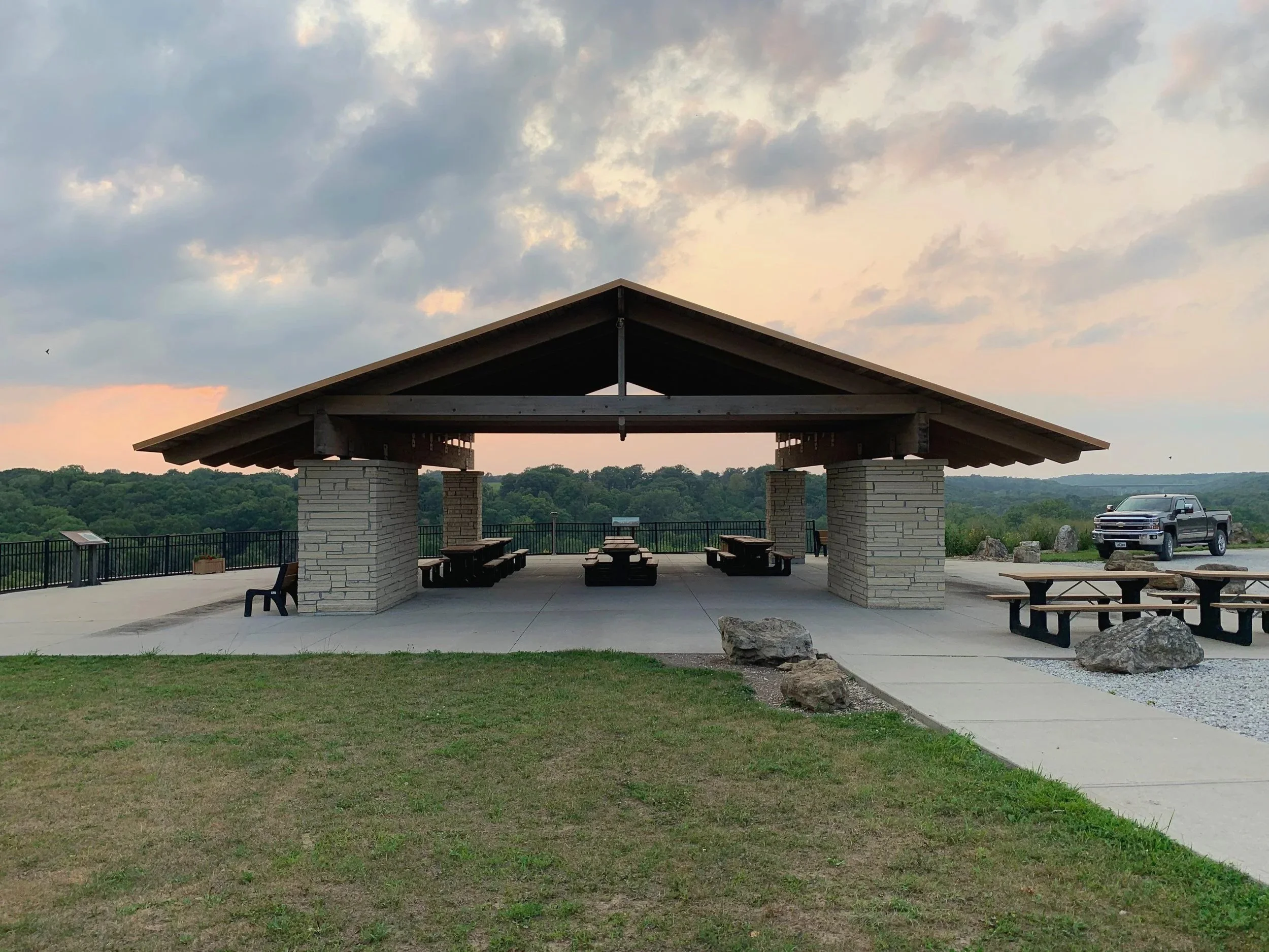 Sac & Fox Overlook