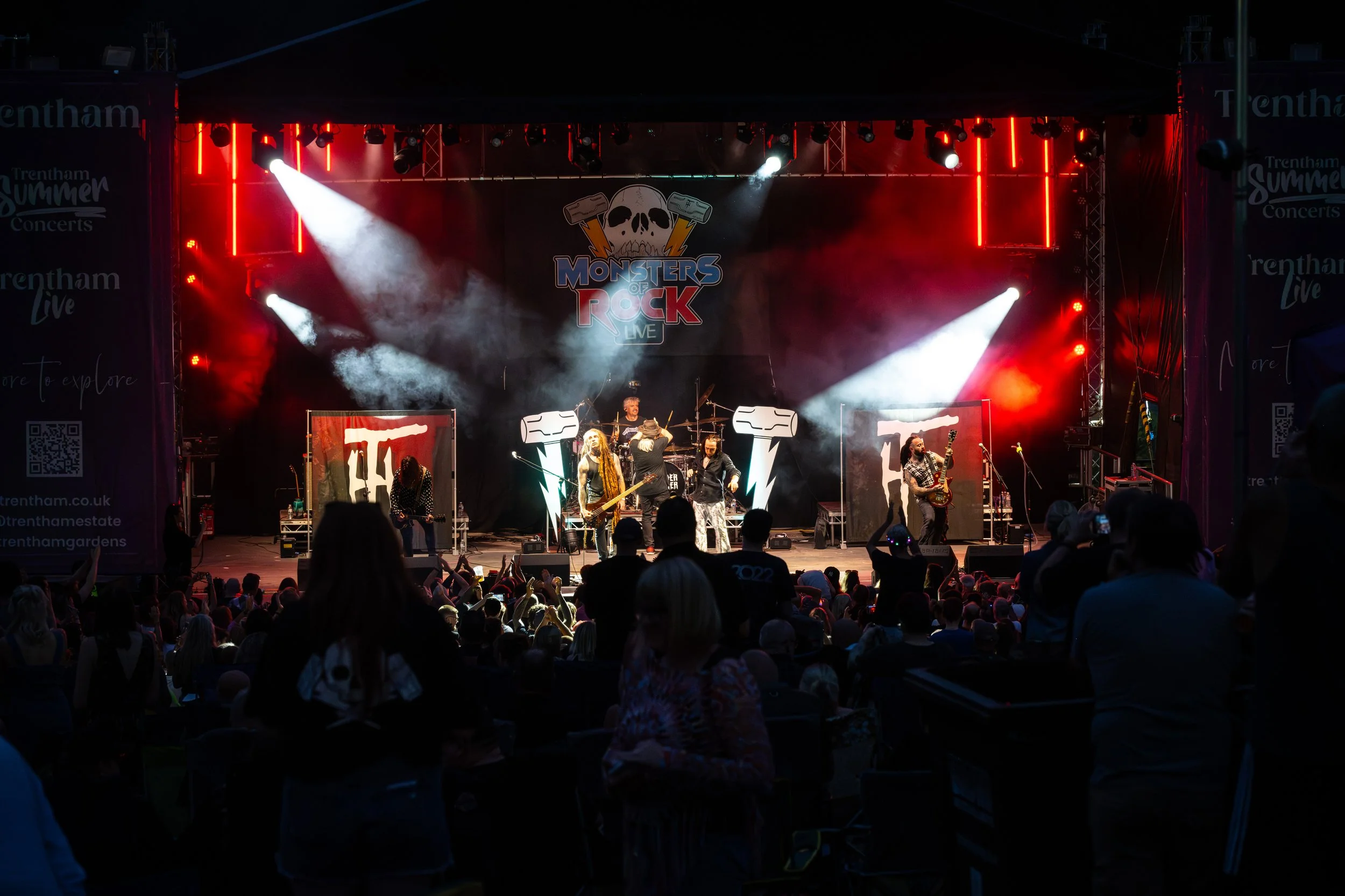 Trentham Crowds 96.jpg