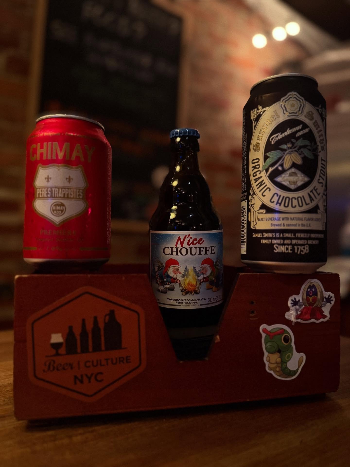 Tis the season for these new bottle shop arrivals!

@chimayusa Red 
@chouffeusa N'Ice Chouffe 
@samuelsmithsbrewery Organic Chocolate Stout 
@fatorangecatbrewco Winter Warmer
@hudsonnorthcider Gingerbread Cider