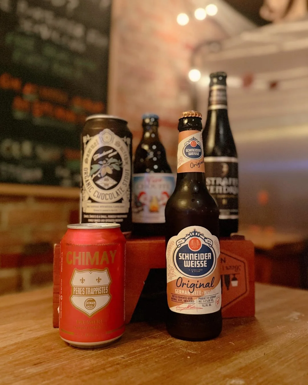 Celebrate the holidays with these Belgian and import beers from the bottle shop! 

@chimayusa Chimay Red (Belgian Dubbel)
@chouffeusa N'Ice Chouffe (Winter Ale)
@samuelsmithsbrewery Organic Chocolate Stout
@schneiderweisse Original (Hefeweizen)
@brou