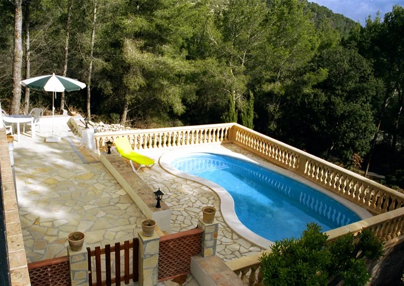 Poolterrace2.JPG