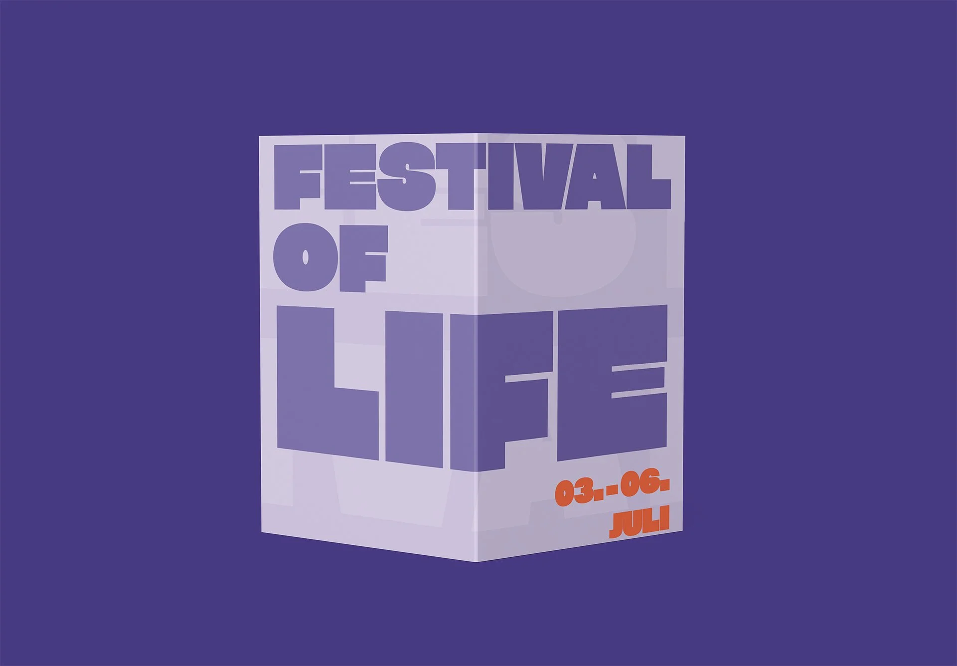 Ein Plakat für ein Festival vom 03. bis 06. Juli, mit großen, blockartigen Buchstaben auf einem blauen Hintergrund.