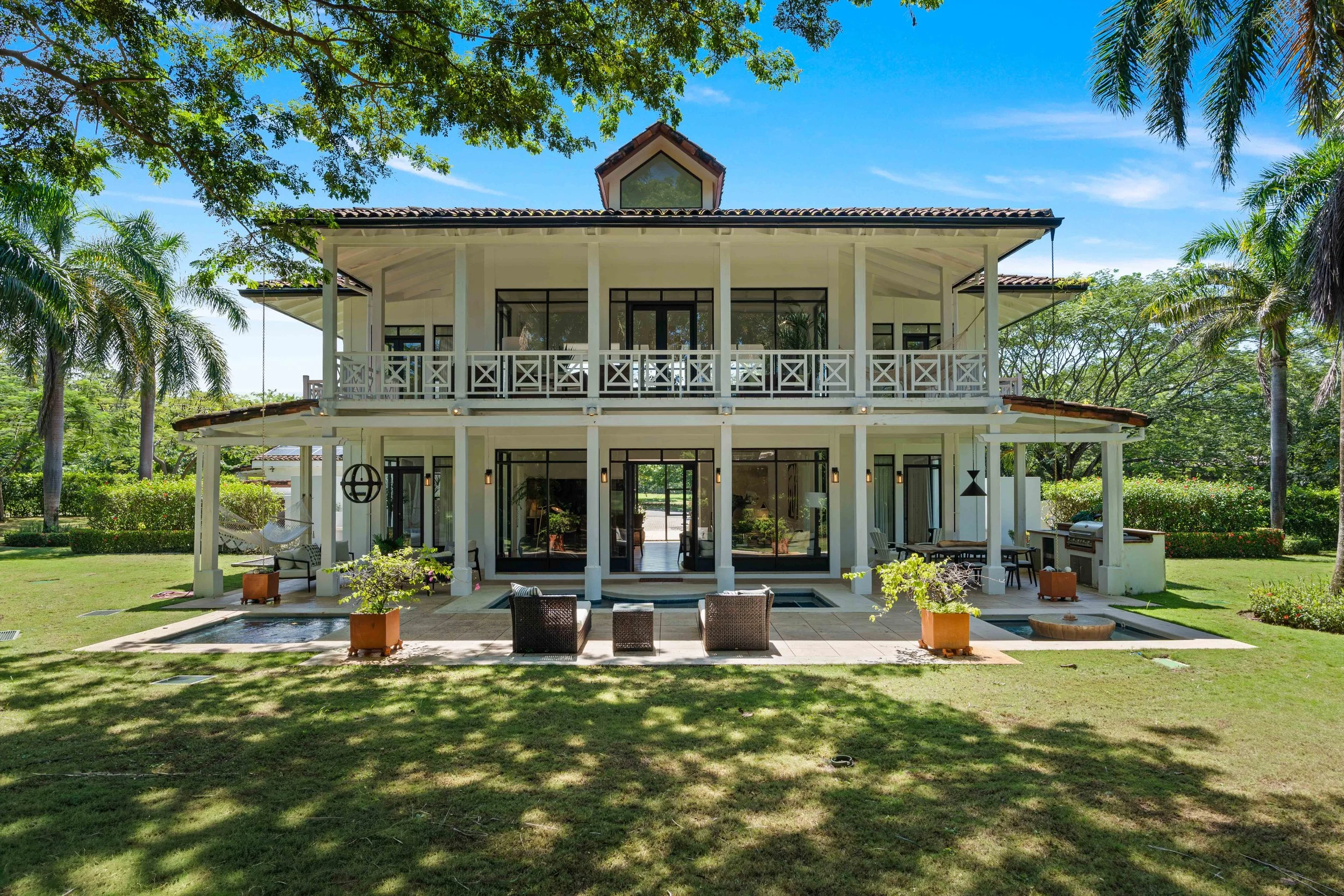 Golondrinas20.Haciendapinilla.Costarica.jpg