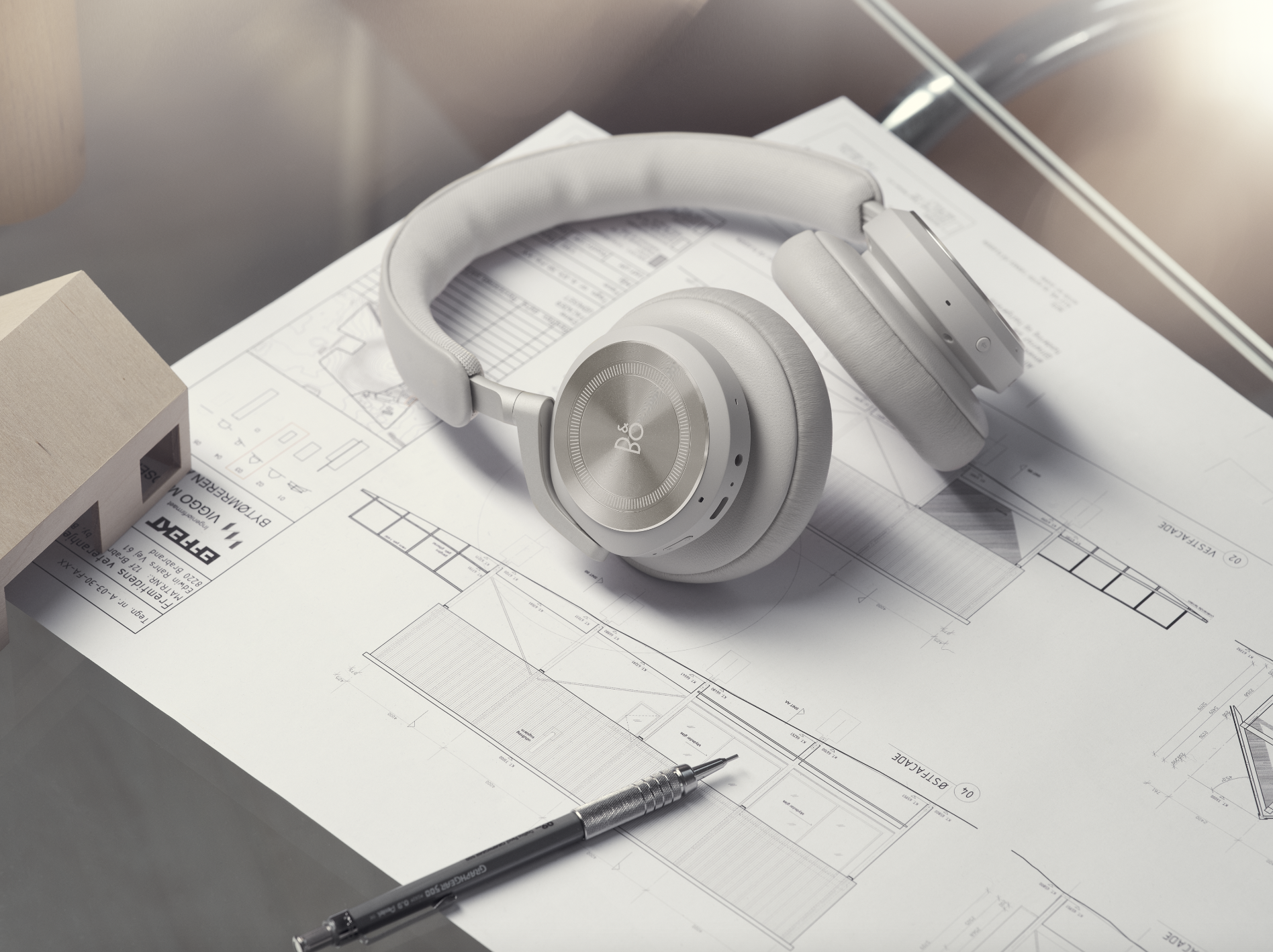 B&O Beoplay HX