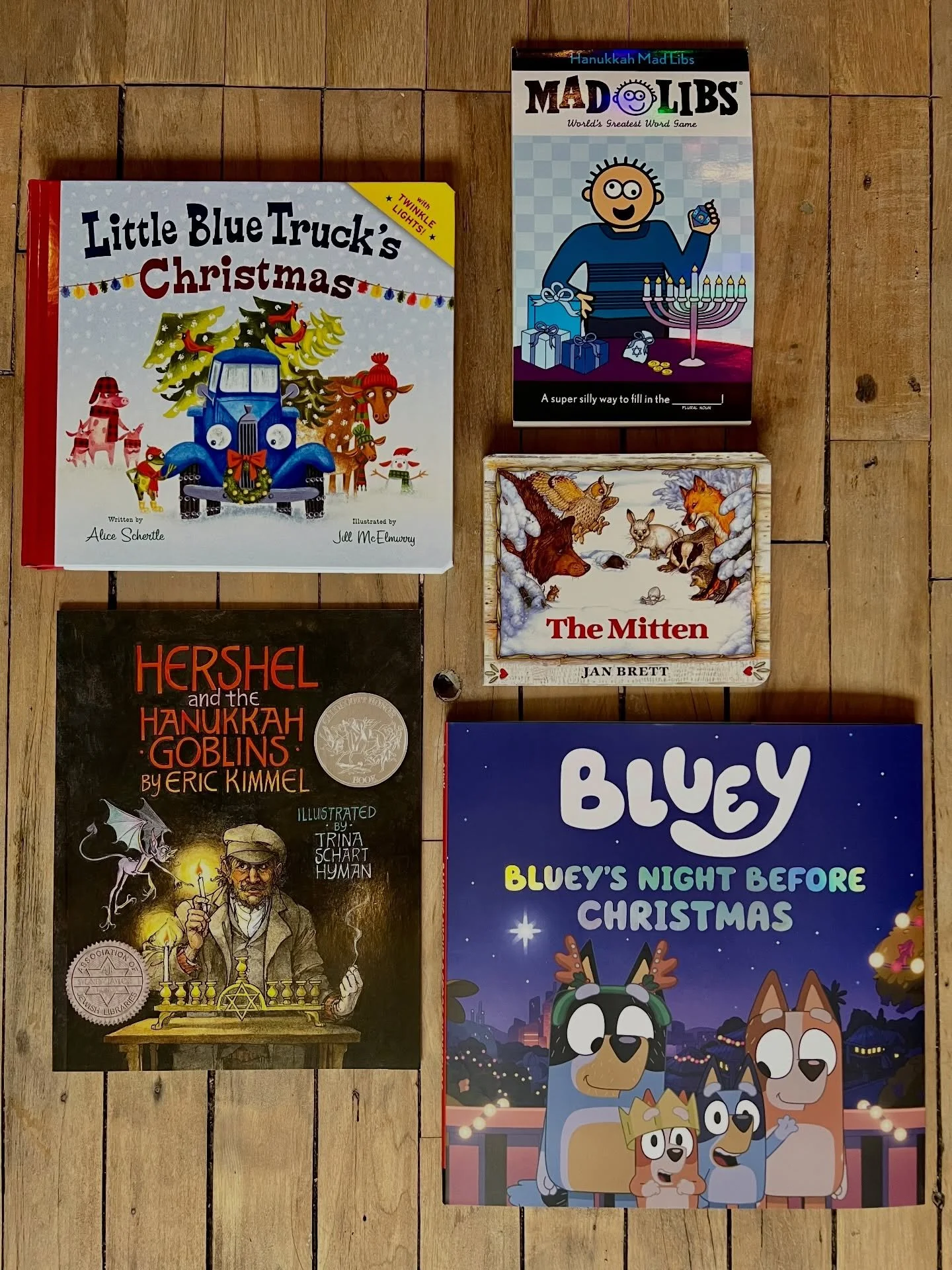 Wishing everyone a joyful start to the holiday season, and if you like your holidays with a side (or whole serving) of books, we&rsquo;ve got you covered 🎁❄️

#HolidayReads #GiftsForBookLovers #ShopIndie #BookishHolidays #EllenvilleNY