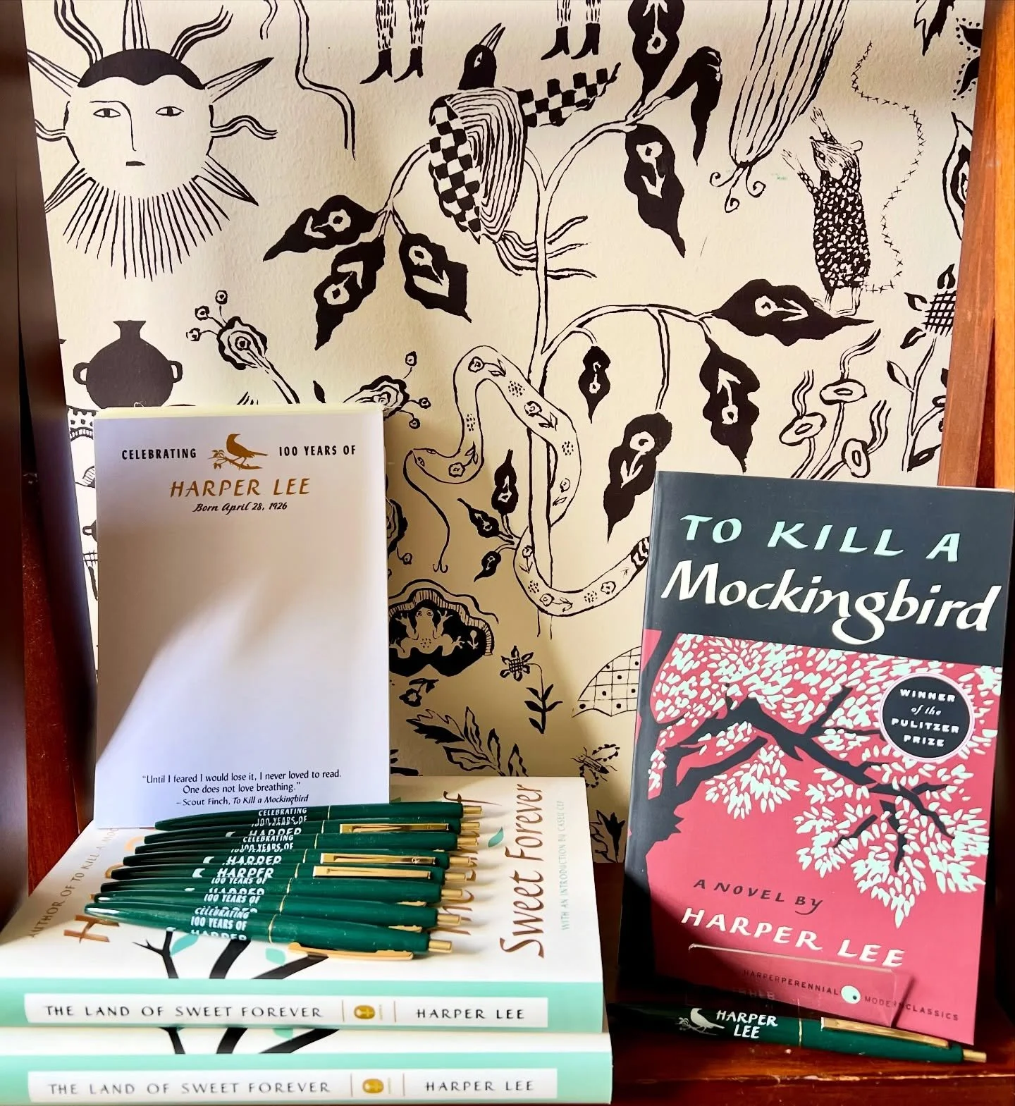 Happy 100th birthday to Harper Lee, an author who showed so many of us at an early age the power of story 🐦⚖️

Purchase any book when we open this week, and thanks to @harpercollins, receive a pen + notepad celebrating her 100th birthday while suppl