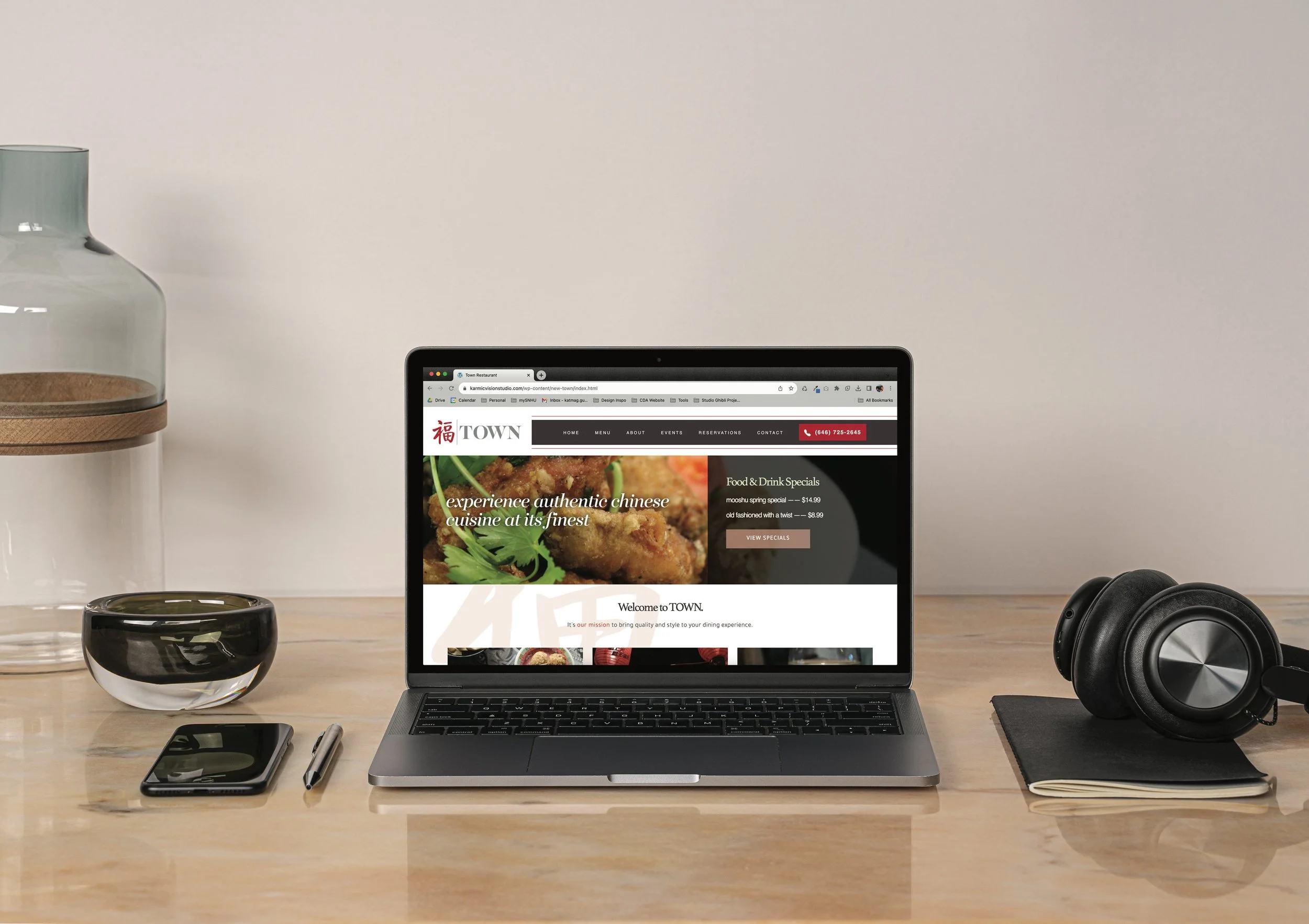 mockup of TOWN HTML website on desktop
