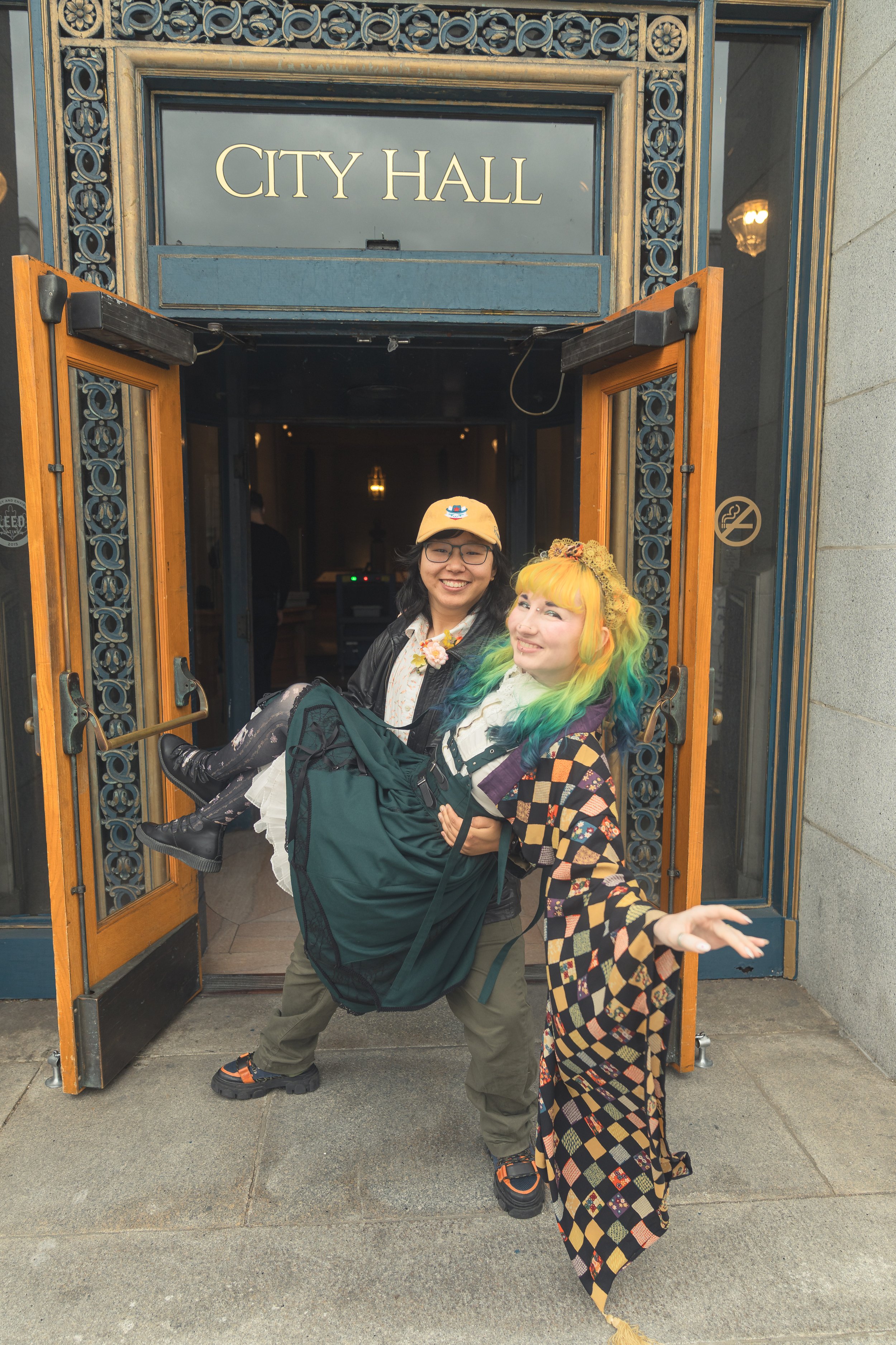 Ray_and_E_SF_City_Hall_Engagement-14.jpg