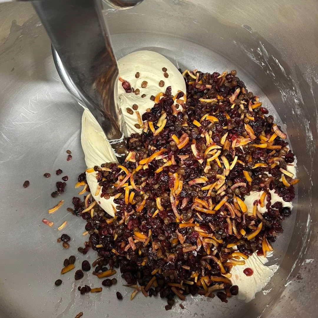 Pr&eacute;paration en cours de nos stollens pour le march&eacute; de No&euml;l demain le 20 d&eacute;cembre 

⏰10-16h
📍 Dans l&rsquo;&eacute;cole St Jean Baptiste
2580 Rue de l'&Eacute;glise, Val-David

#marchedenoel #marche