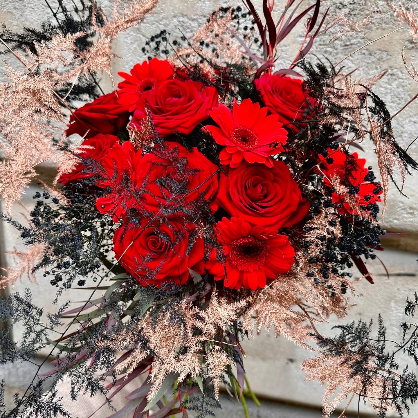 Nous vous accueillerons et vous conseillerons en personnes durant toute la journ&eacute;e de la Saint Valentin 2024 dans notre boutique du 30 rue de Cl&eacute;ry m&eacute;tro Sentier &agrave; Paris, comme tous les autres jours de l'ann&eacute;e en r&