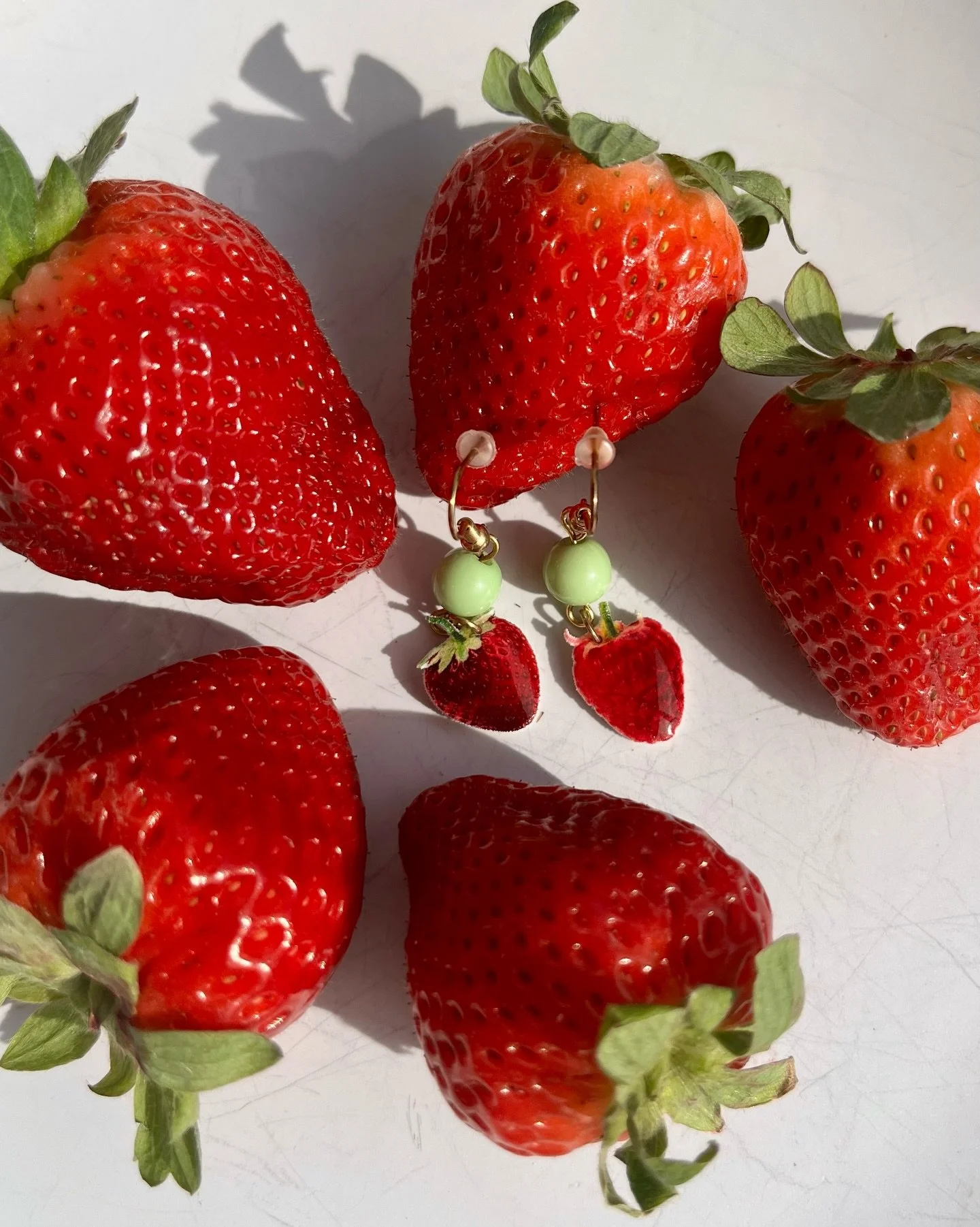 Berry good duo 🍓

_________

#jewelry #handmadejewelry #earrings #earring #earringmaking #photocharm #Clay #crawfish #crawfishcollections #polymerclayjewelry #painting #collage #handmadeearrings #richmond #rva