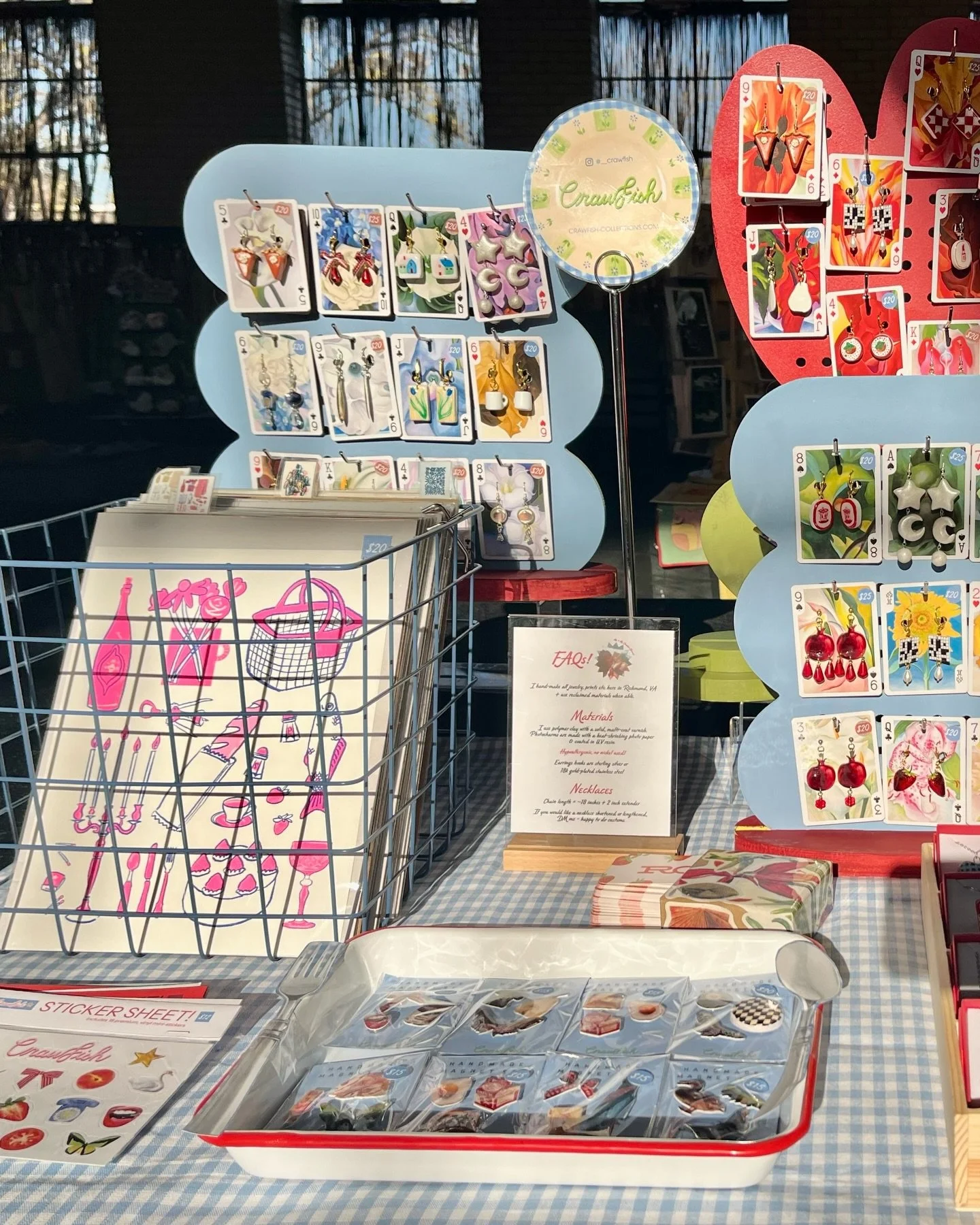 I&rsquo;ll be at Agecroft Hall &amp; Gardens for a Spring market this weekend - stop by &amp; say hi! 

Looks like perfect weather for a garden stroll 🌷

&mdash;&mdash;&mdash; @agecrofthallgardens 
@petty.markets @pettys.pastries  
#jewelry&nbsp;#ha