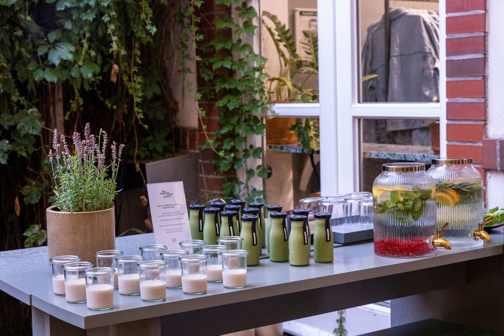 Juices &amp; Healthy Bites for HM Move Launch