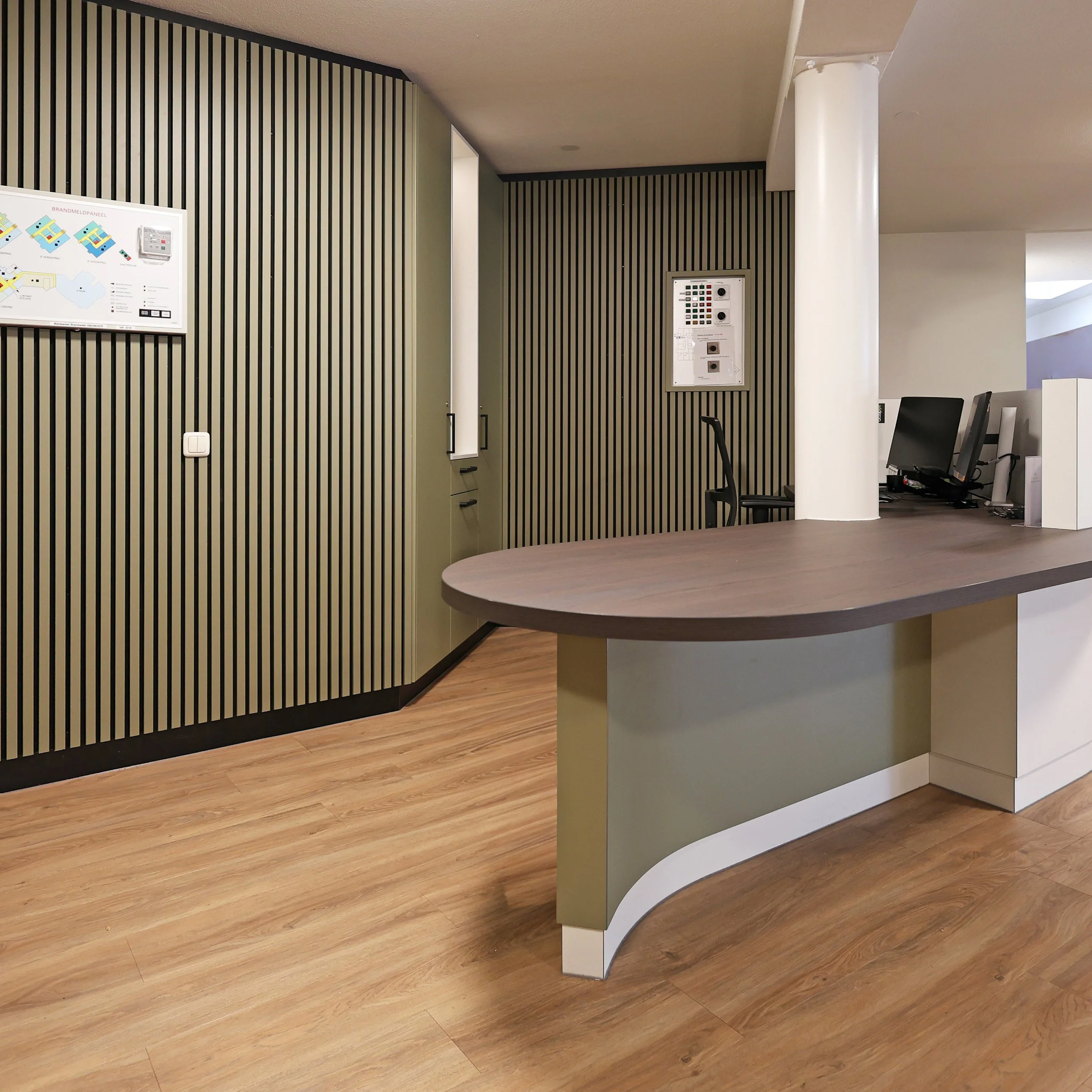 BHinterieur - balie gastvrouw (1).JPG
