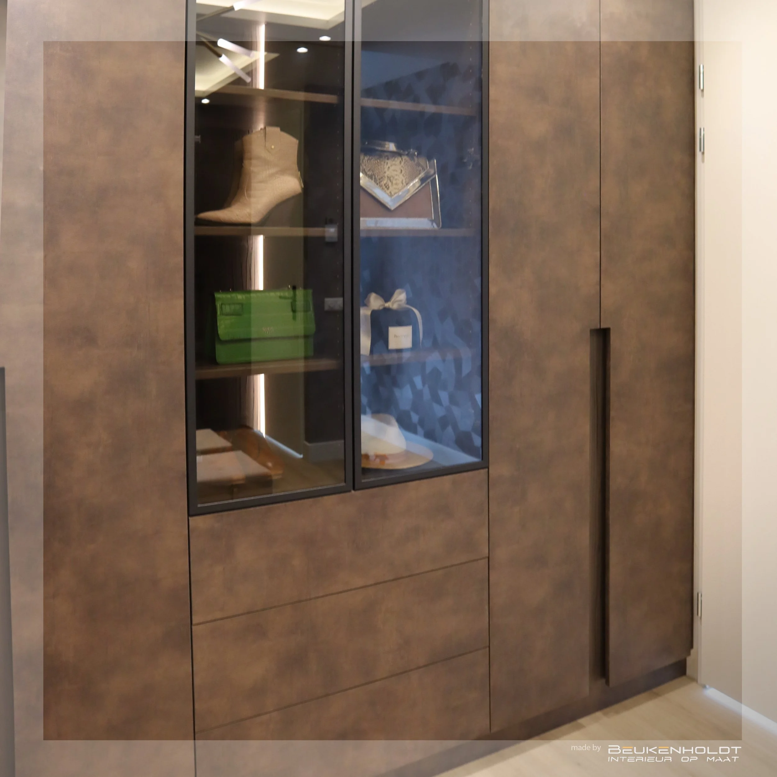 BHinterieur KASTEN VITRINE (22).jpg