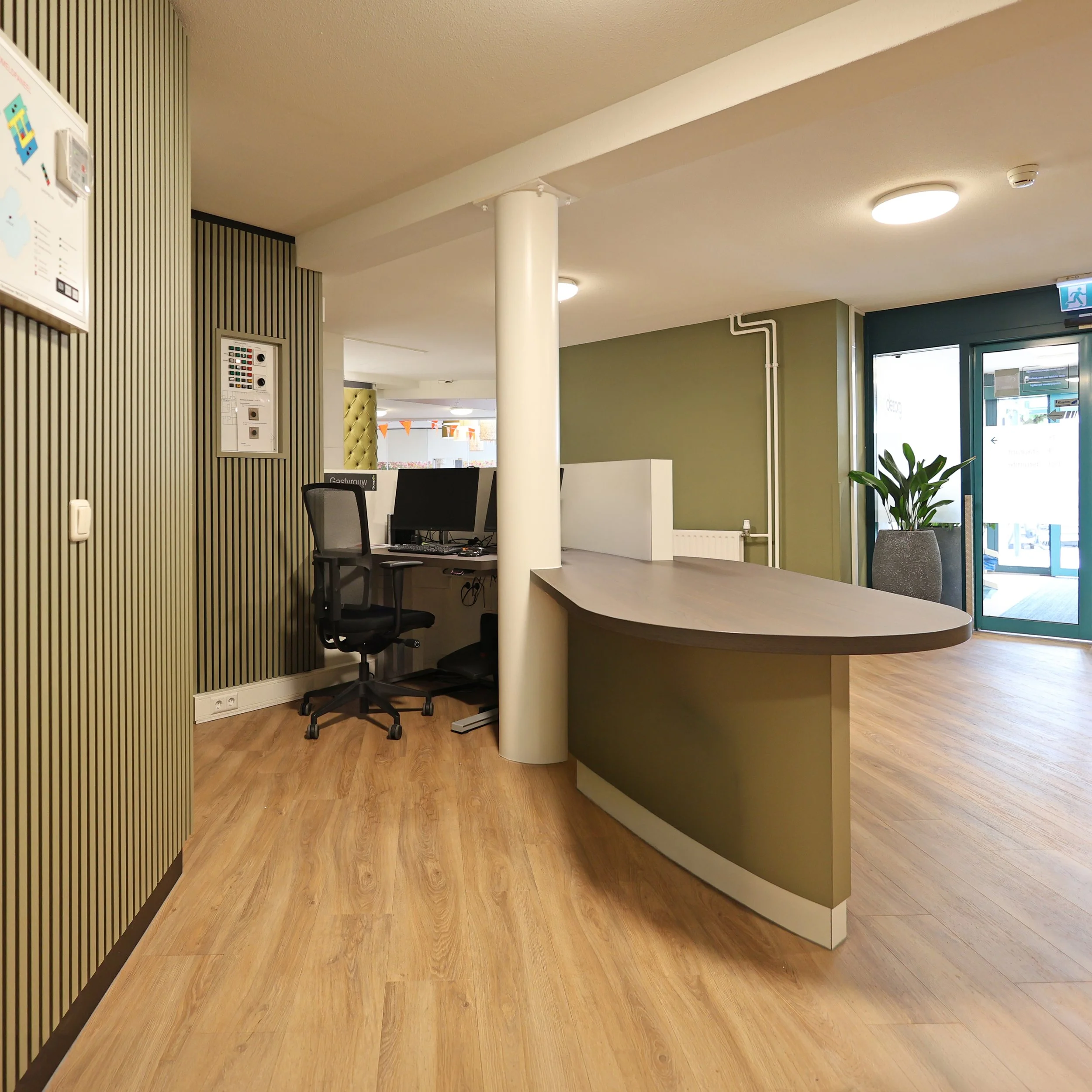 BHinterieur - balie gastvrouw (2).JPG