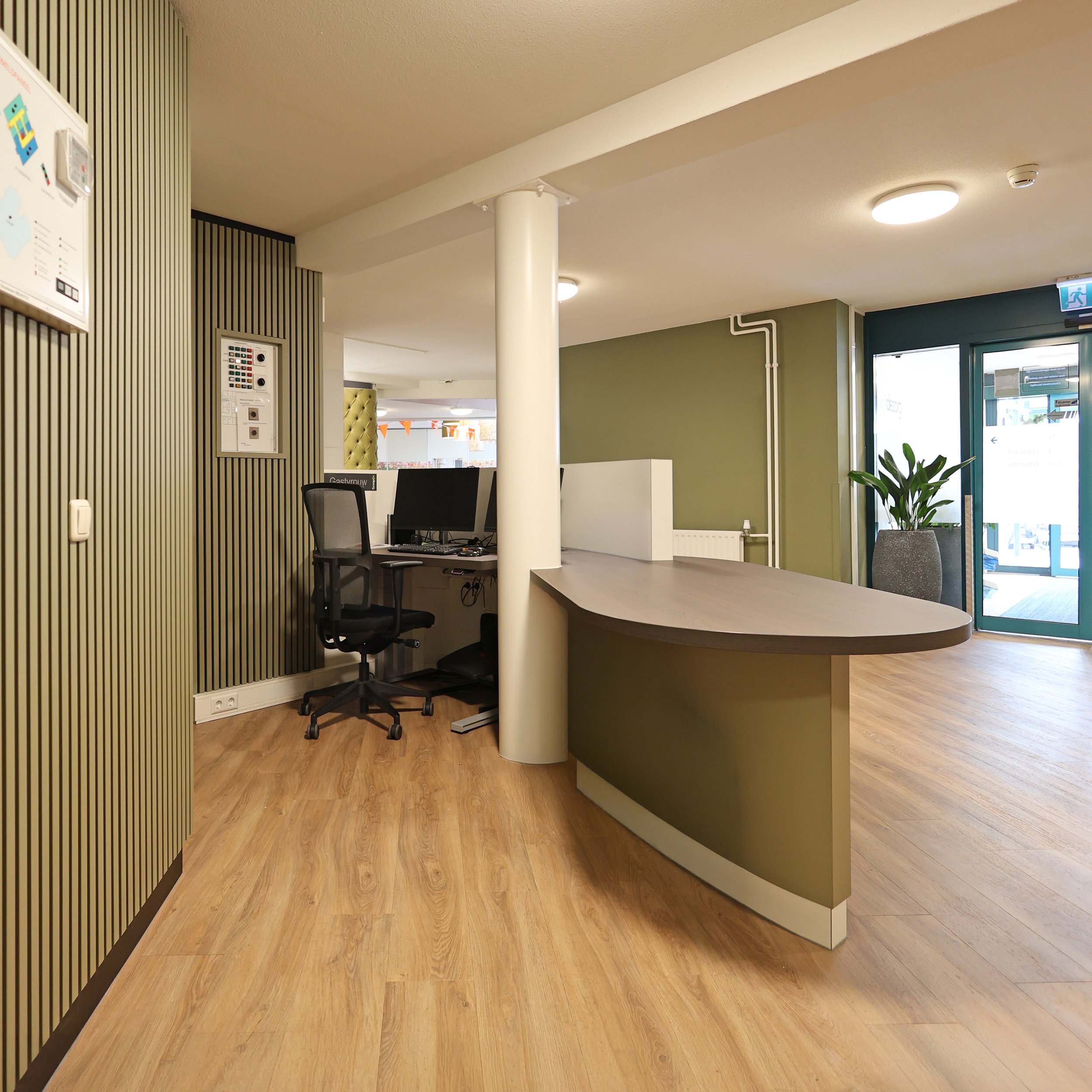 BHinterieur - balie gastvrouw (2).JPG
