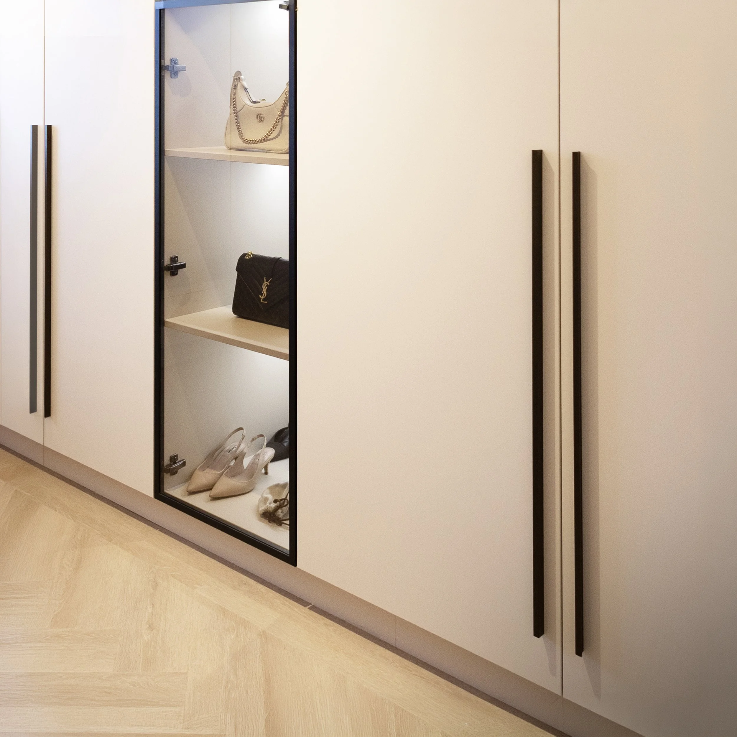 BHinterieur KASTEN VITRINE (12).jpg
