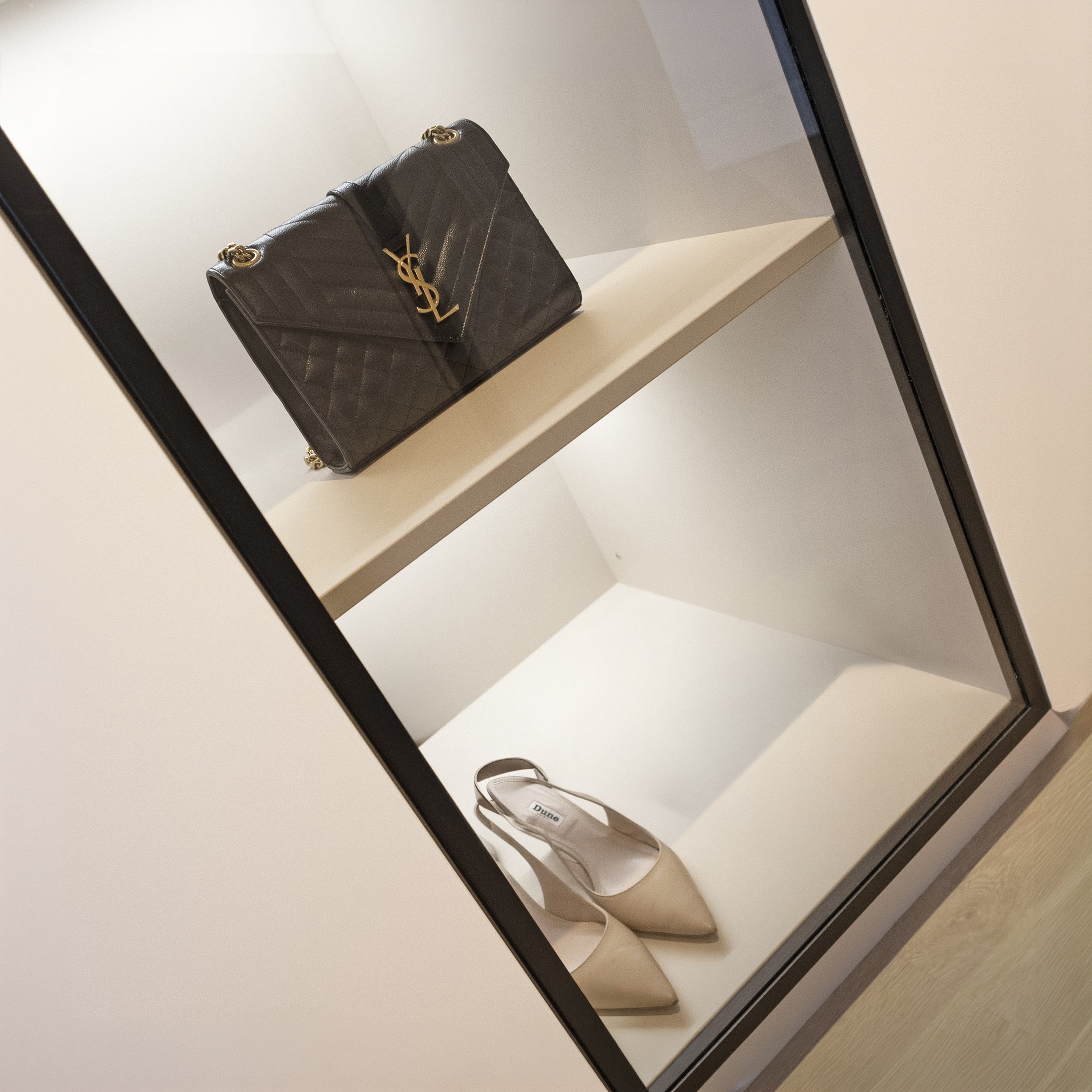 BHinterieur KASTEN VITRINE (14).jpg