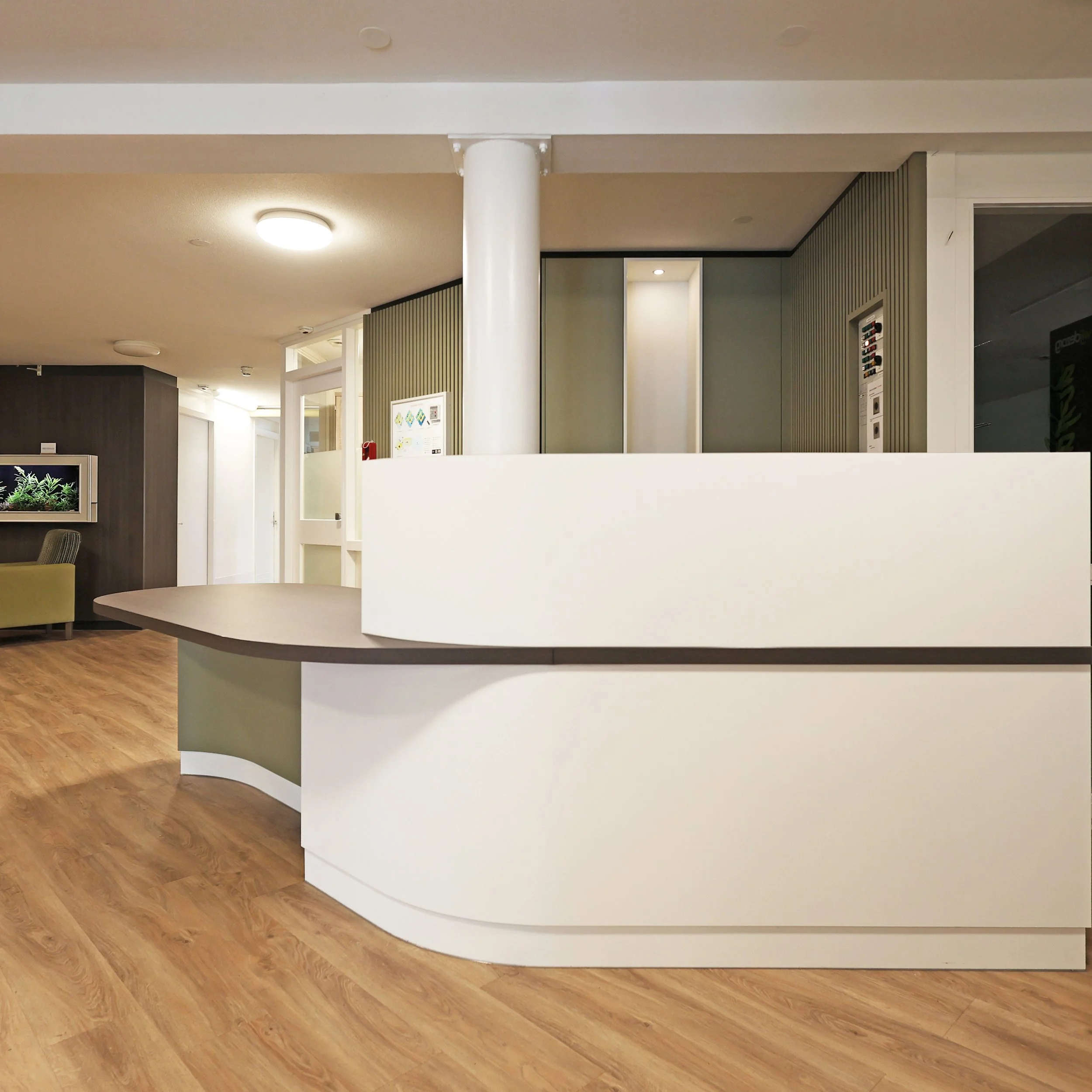 BHinterieur - balie gastvrouw (4).JPG