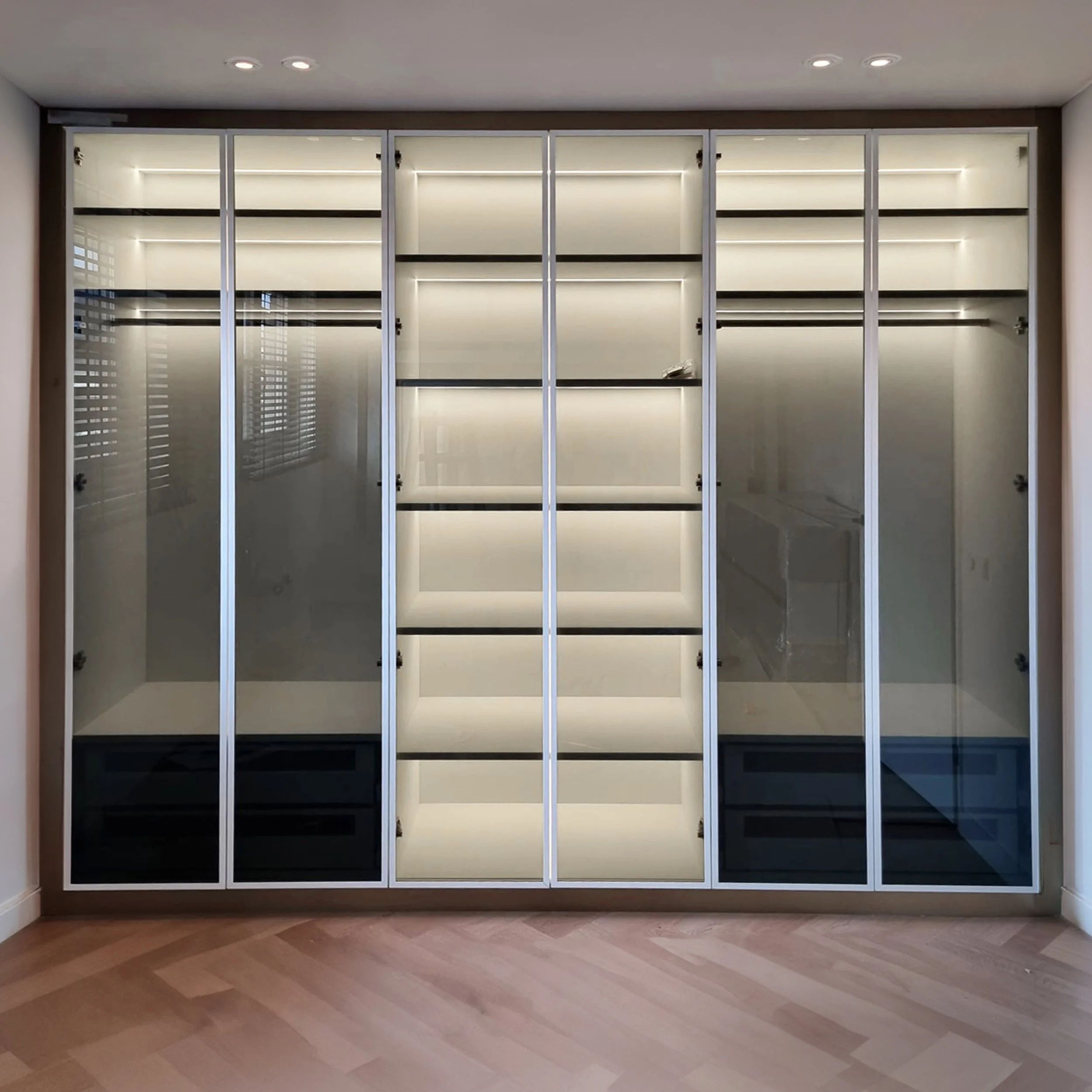 BHinterieur KASTEN VITRINE (3).jpg