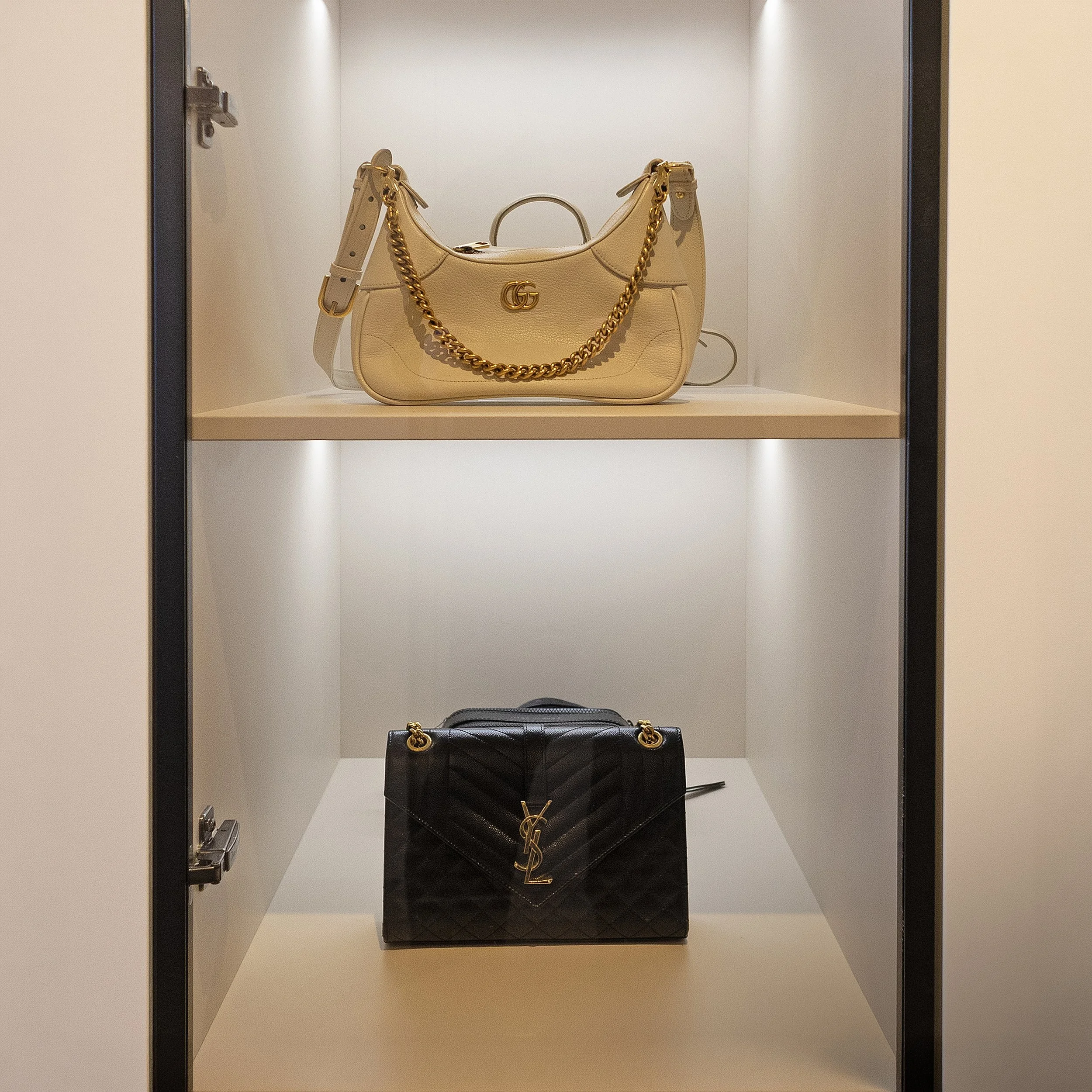 BHinterieur KASTEN VITRINE (13).jpg