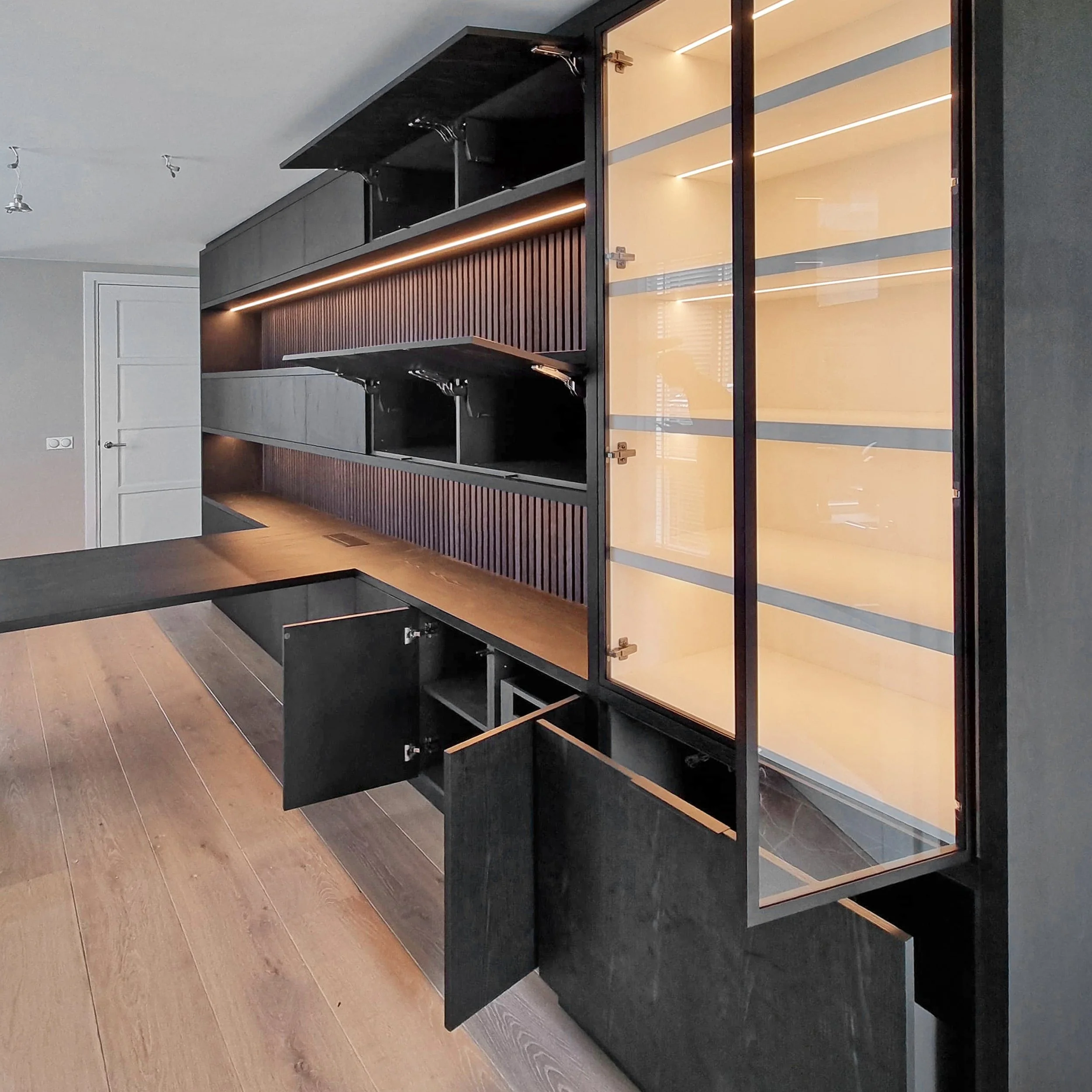BHinterieur KASTEN VITRINE (18).jpg