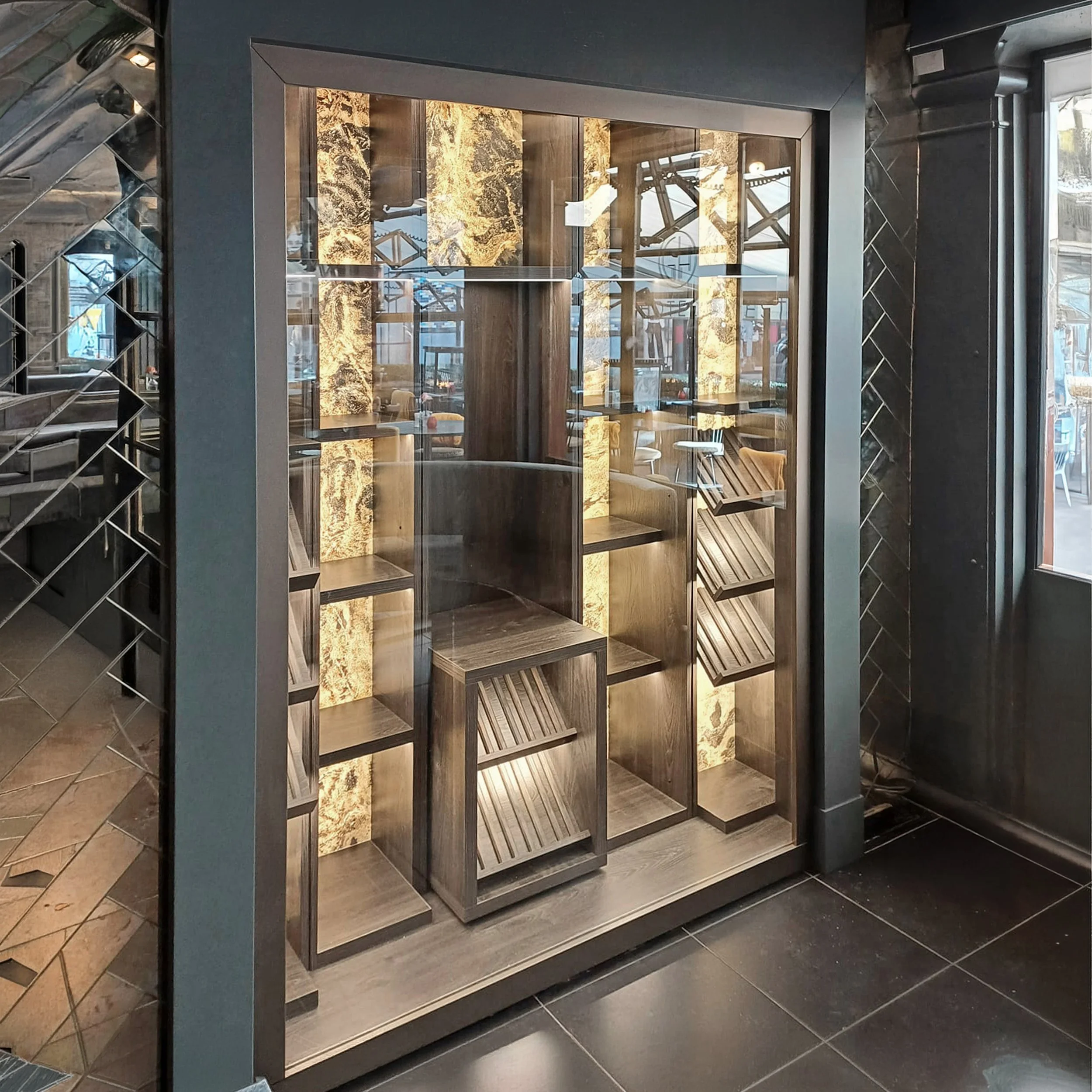 BHinterieur KASTEN VITRINE (11).jpg