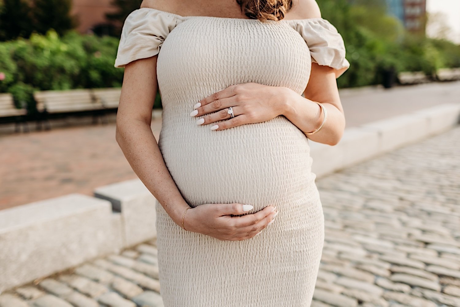 05_Boston Seaport Maternity Session.jpg