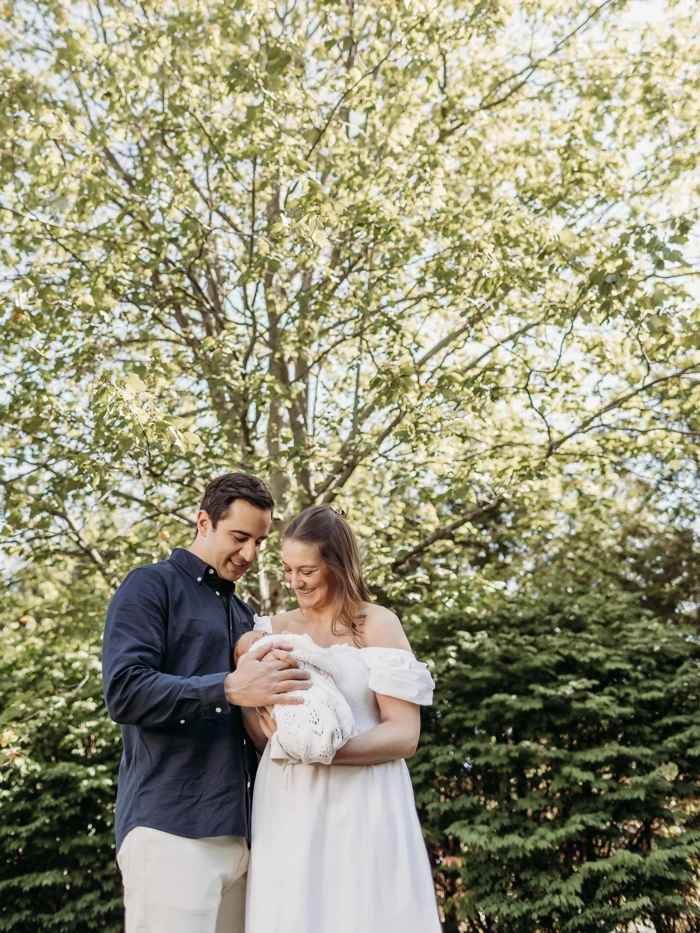 I&rsquo;d be lying to you if I said a newborn session with a toddler involved was a walk in the park 😬 It absolutely is not!

BUT here&rsquo;s what can make it easier&hellip; just let them be.

If they want to be a part of pictures? Great! Let them 