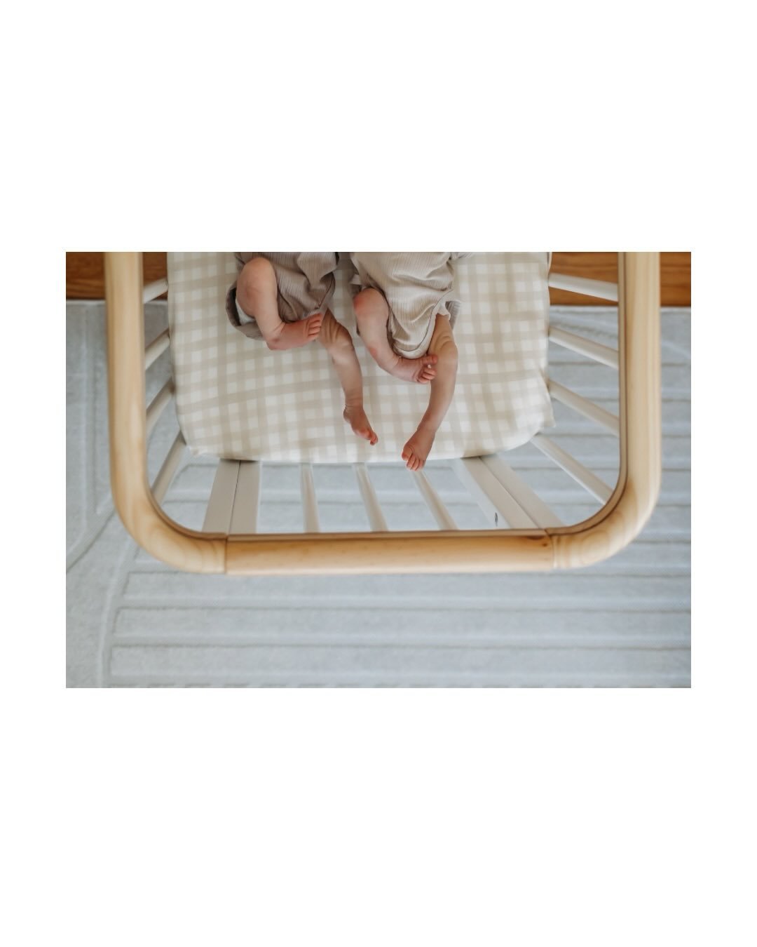 Double the cuddles, double the cuteness 👯&zwj;♂️

Psst&hellip; summer and fall due dates are starting to drop in my inbox. If you&rsquo;re a Boston or Central MA mama currently growing another human and looking to book a maternity or newborn session